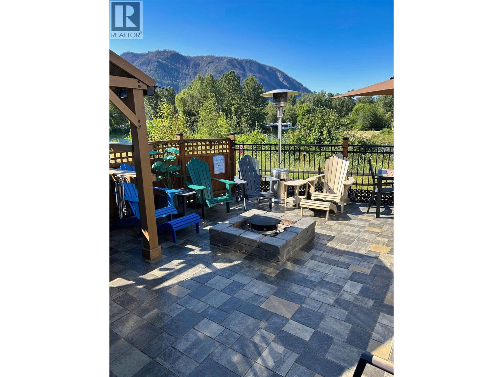 4 Eagle Lane, Lee Creek, British Columbia  V0E 1M4 - Photo 5 - 10375498