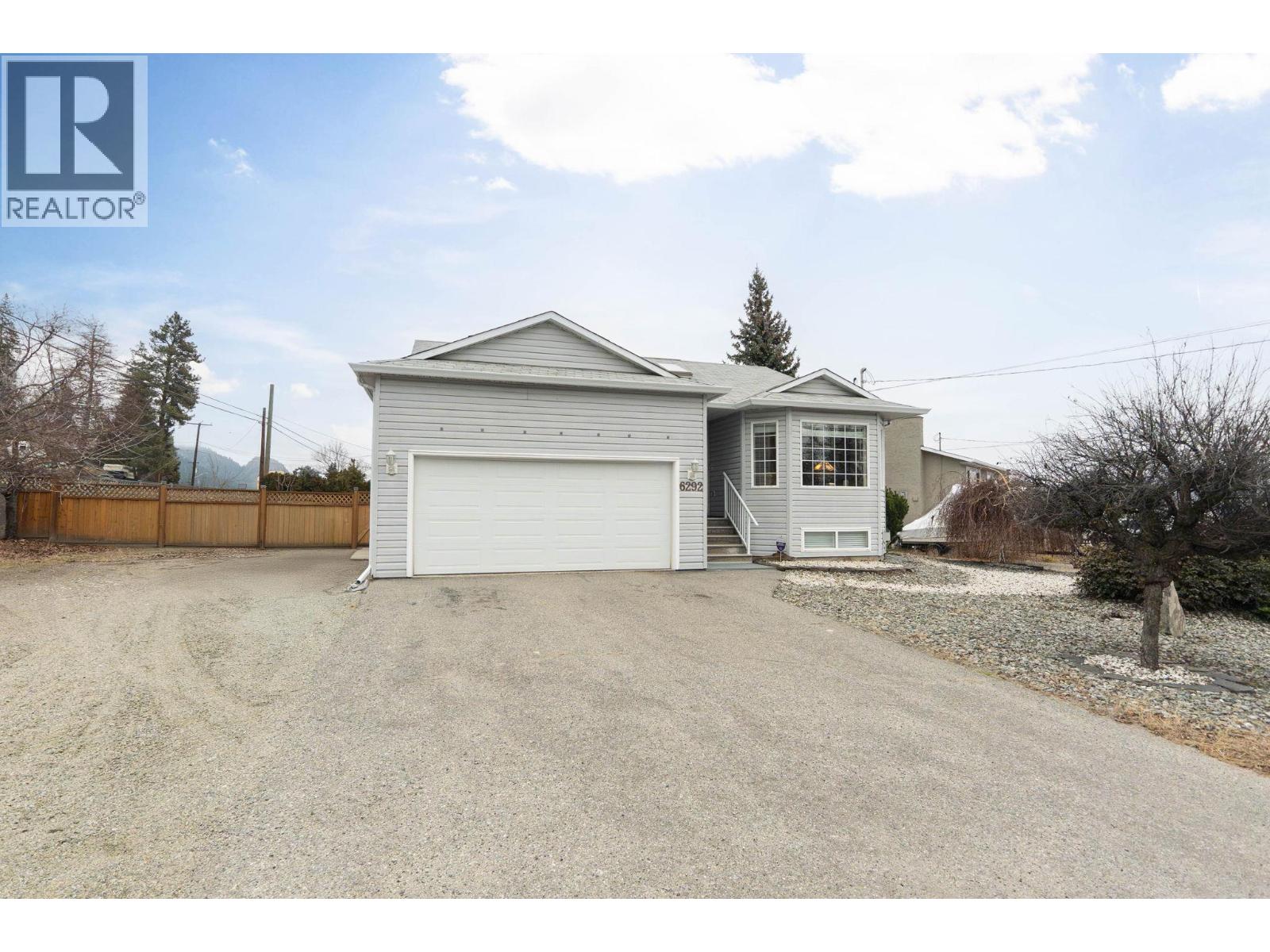6292 Whinton Crescent, Peachland, British Columbia  V0H 1X7 - Photo 3 - 10373966