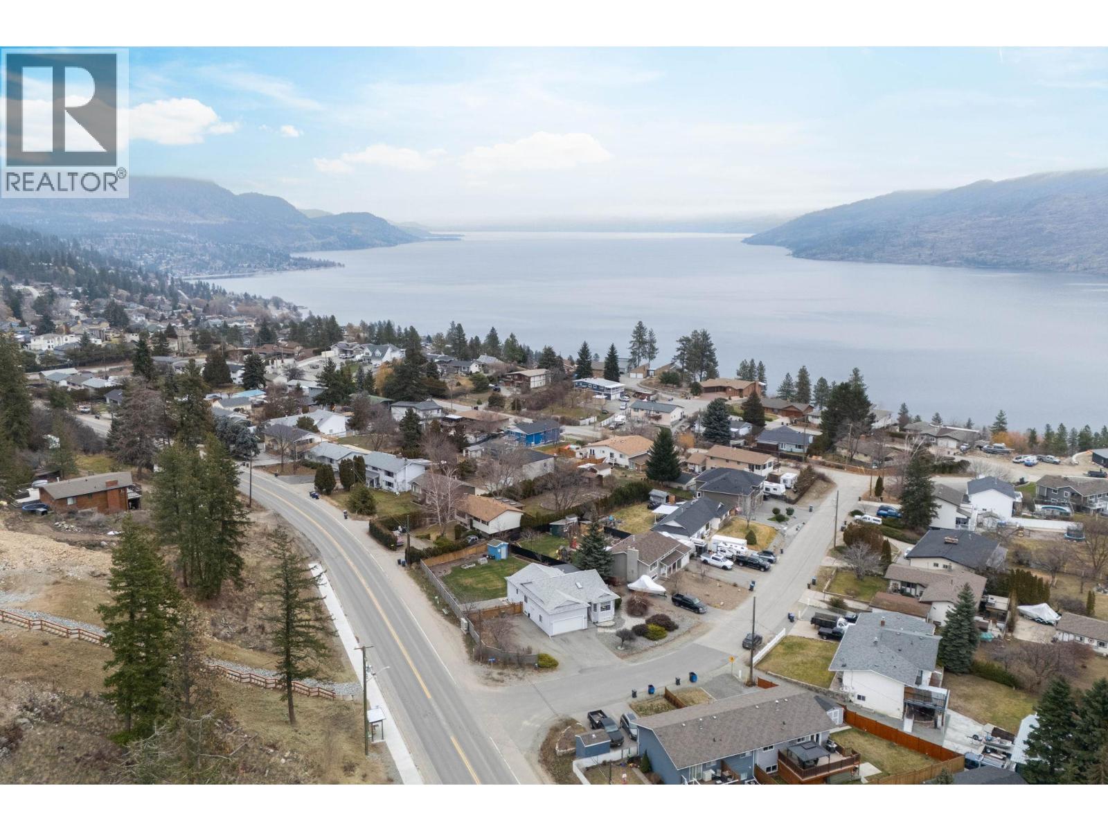 6292 Whinton Crescent, Peachland, British Columbia  V0H 1X7 - Photo 4 - 10373966
