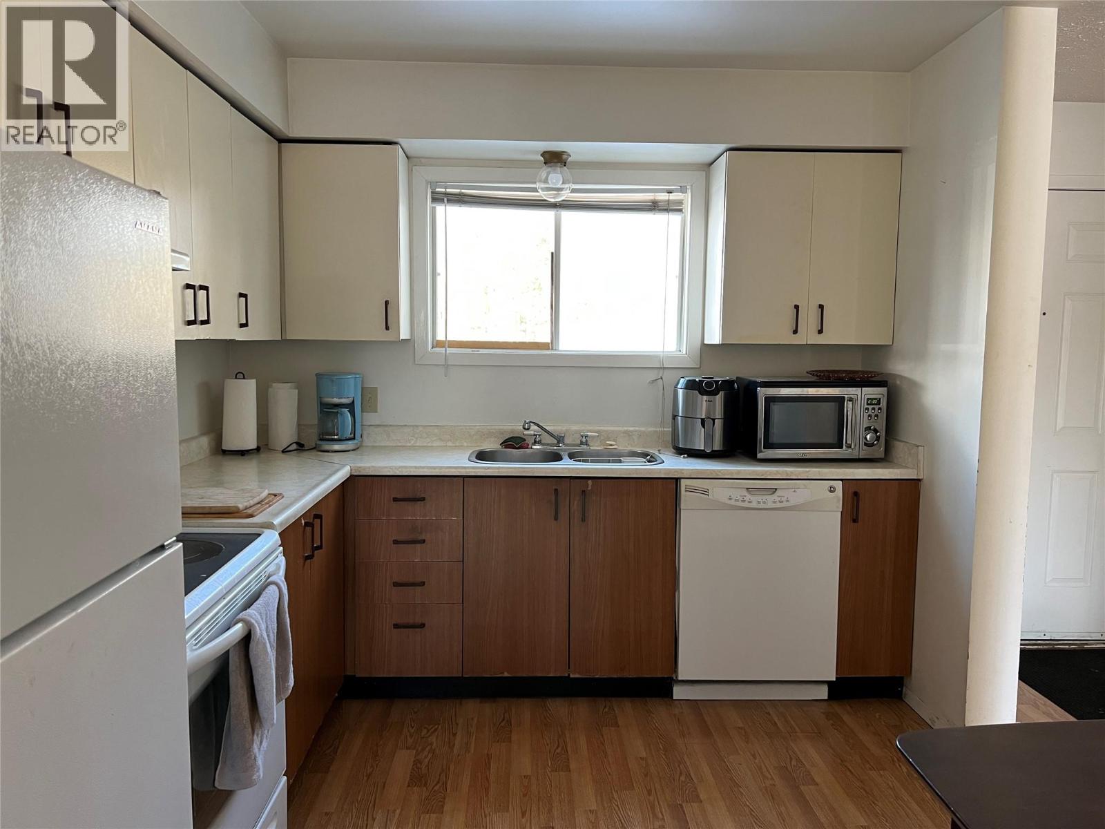 242 Spieker Avenue, Tumbler Ridge, British Columbia  V0C 2W0 - Photo 4 - 10375802