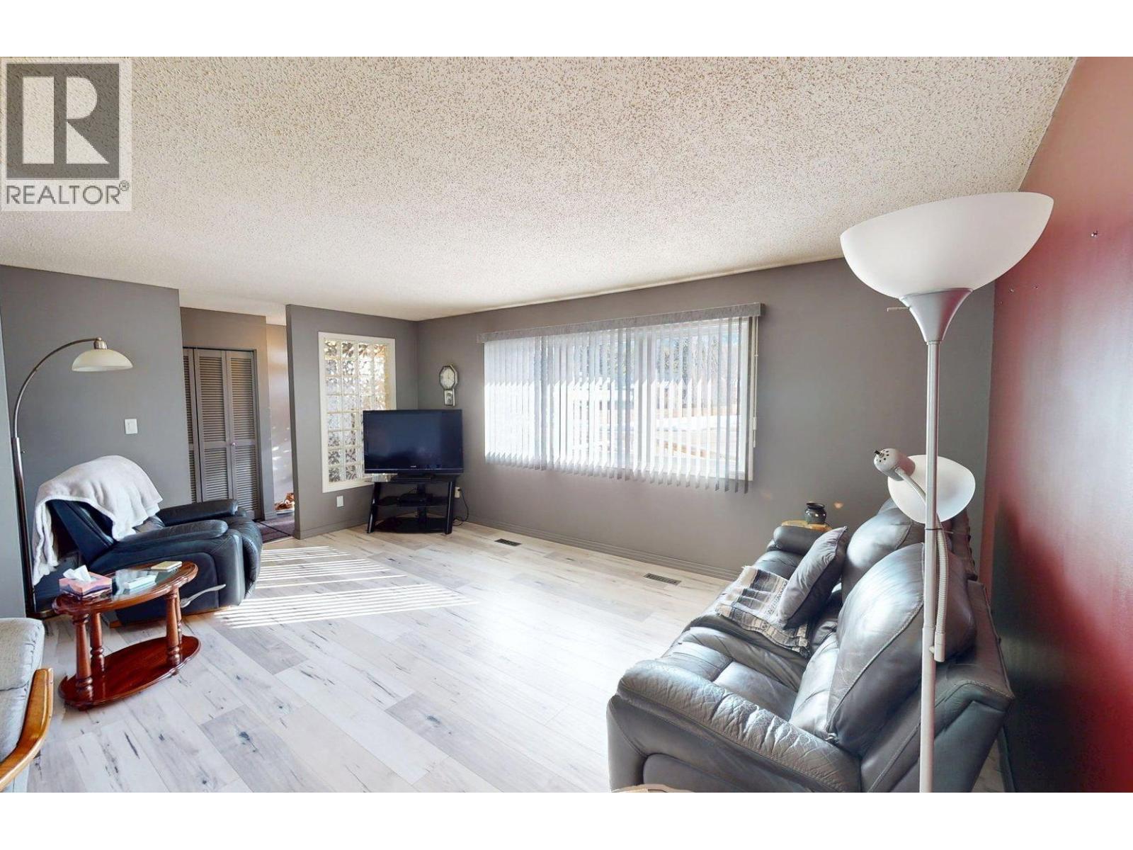 771 Ferguson Crescent, Elkford, British Columbia  V0B 1H0 - Photo 10 - 10375202