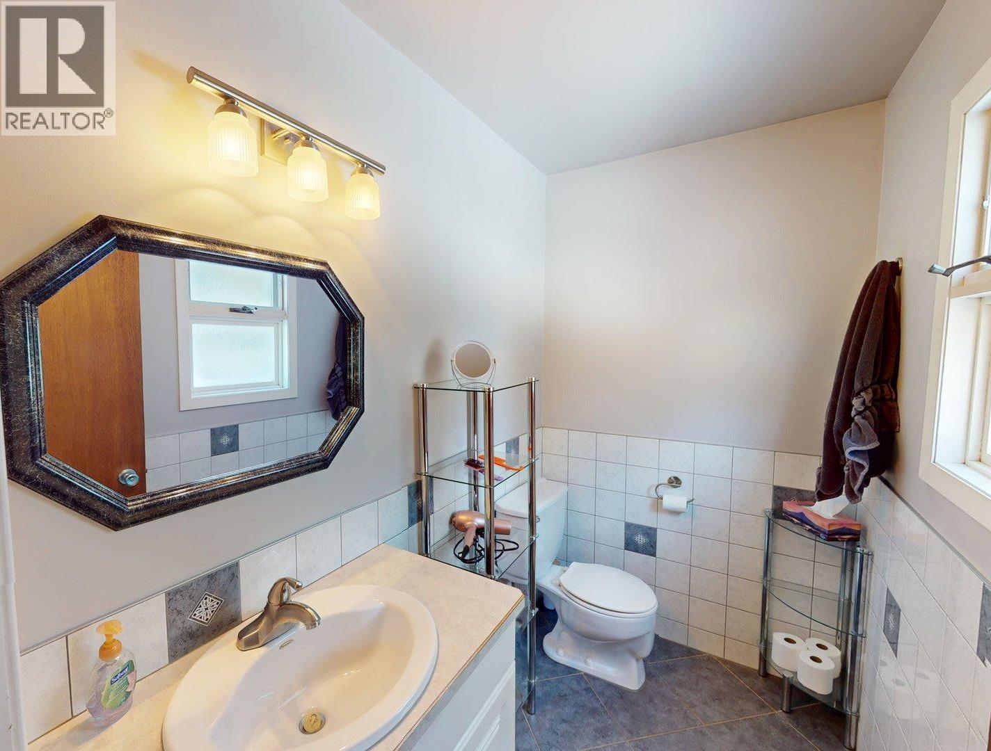 771 Ferguson Crescent, Elkford, British Columbia  V0B 1H0 - Photo 19 - 10375202