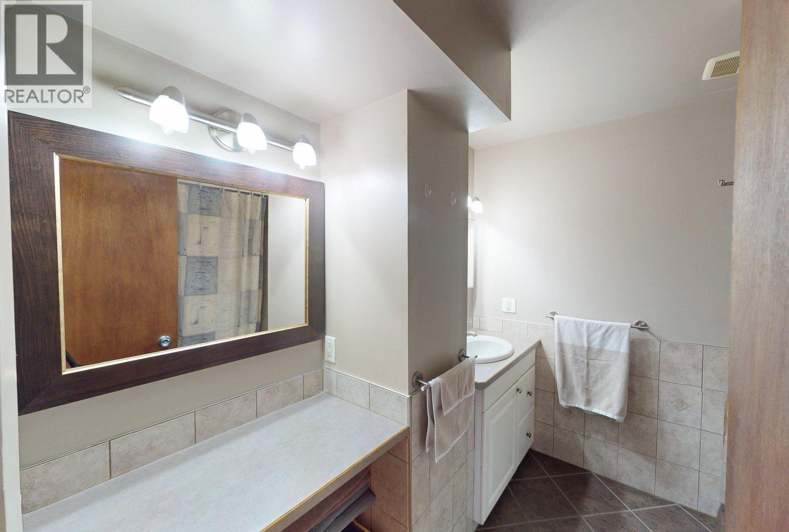 771 Ferguson Crescent, Elkford, British Columbia  V0B 1H0 - Photo 26 - 10375202