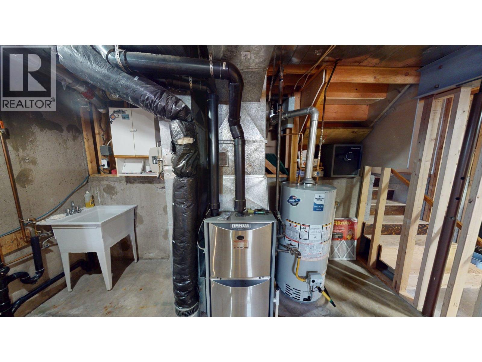 771 Ferguson Crescent, Elkford, British Columbia  V0B 1H0 - Photo 37 - 10375202