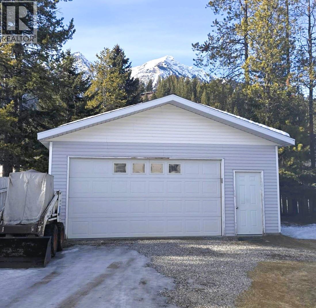 771 Ferguson Crescent, Elkford, British Columbia  V0B 1H0 - Photo 46 - 10375202