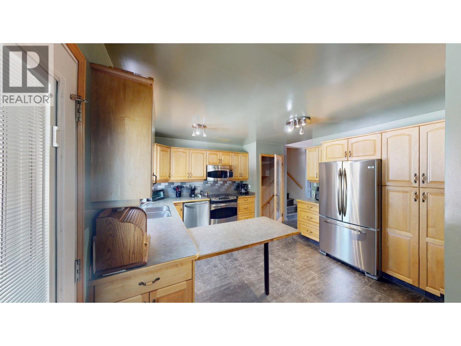 771 Ferguson Crescent, Elkford, British Columbia  V0B 1H0 - Photo 5 - 10375202