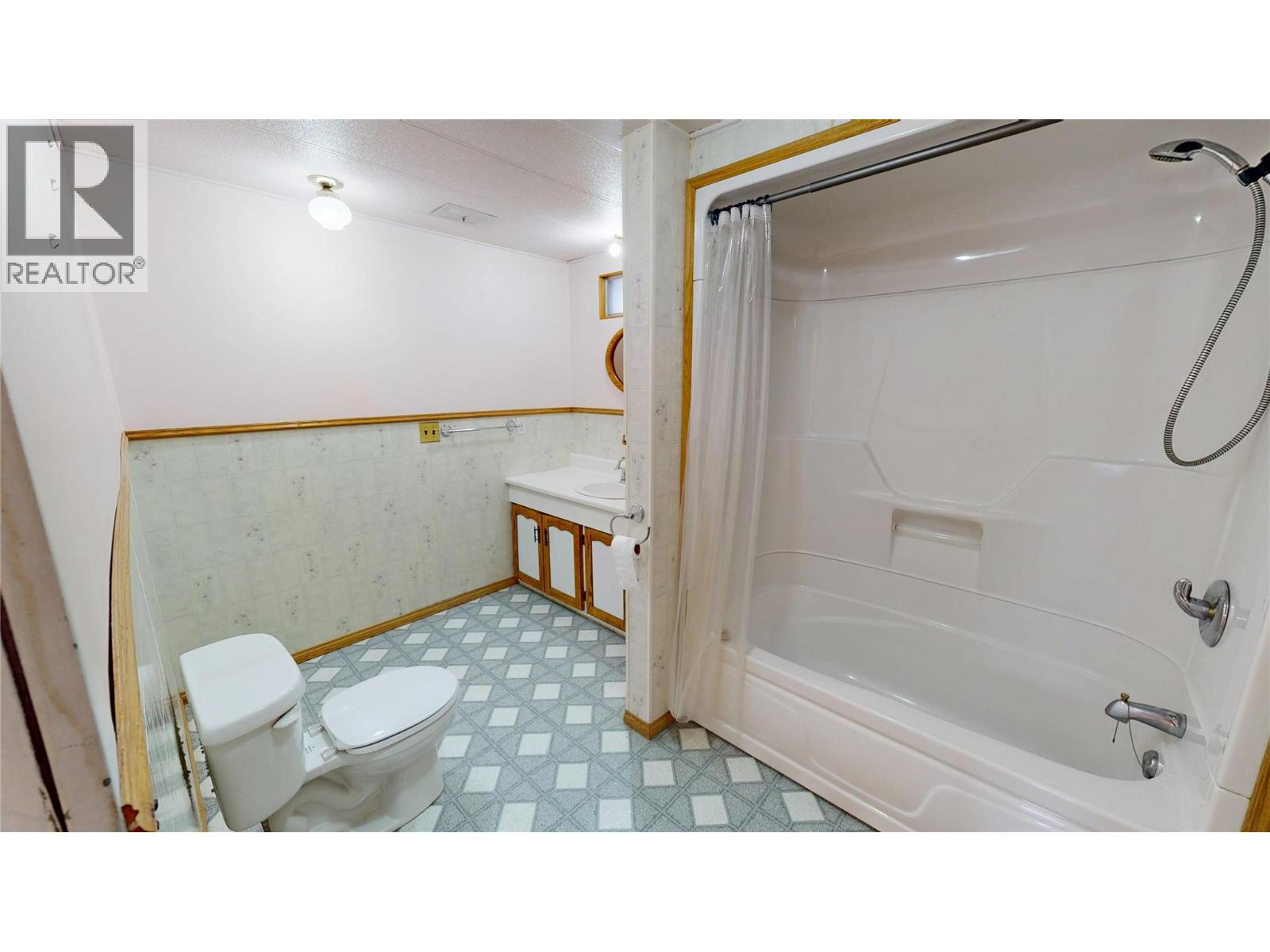 7516 Columbia Avenue, Radium Hot Springs, British Columbia  V0A 1M0 - Photo 17 - 10375799