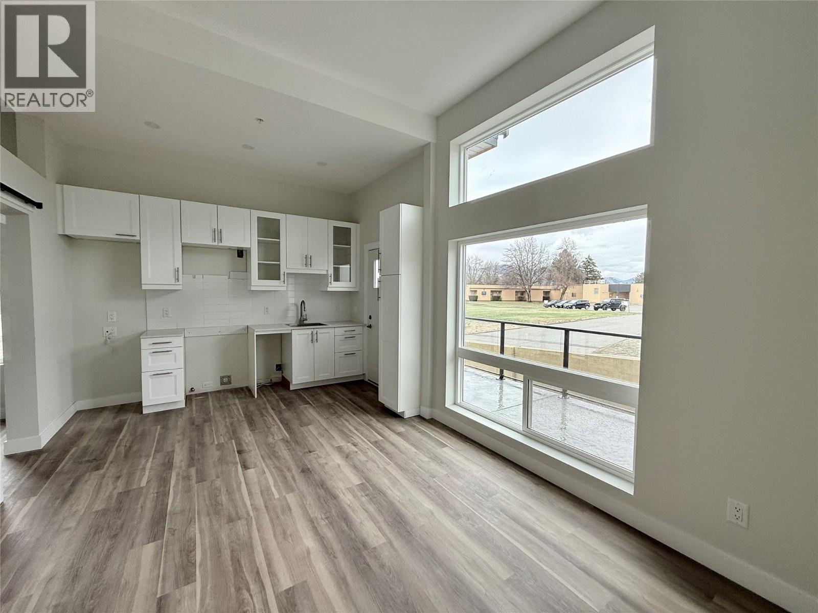 937 Spillway Road Unit# 104, Oliver, British Columbia  V0H 1T8 - Photo 3 - 10375812