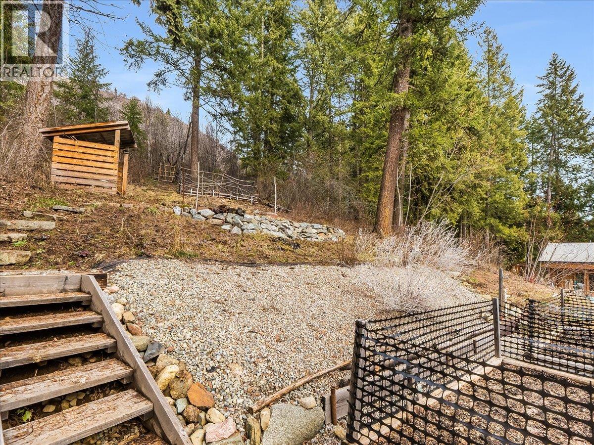 1105 Christie Road, Montrose, British Columbia  V0G 1P0 - Photo 40 - 10375579