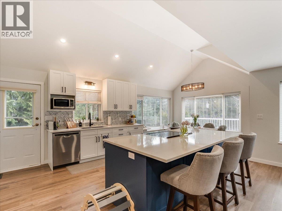 1105 Christie Road, Montrose, British Columbia  V0G 1P0 - Photo 7 - 10375579