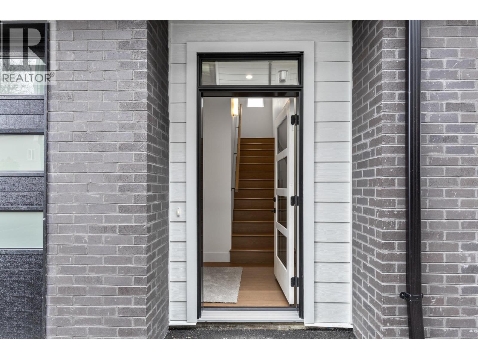 1463 Inkar Road Unit# 2, Kelowna, British Columbia  V1Y 8J1 - Photo 1 - 10375779