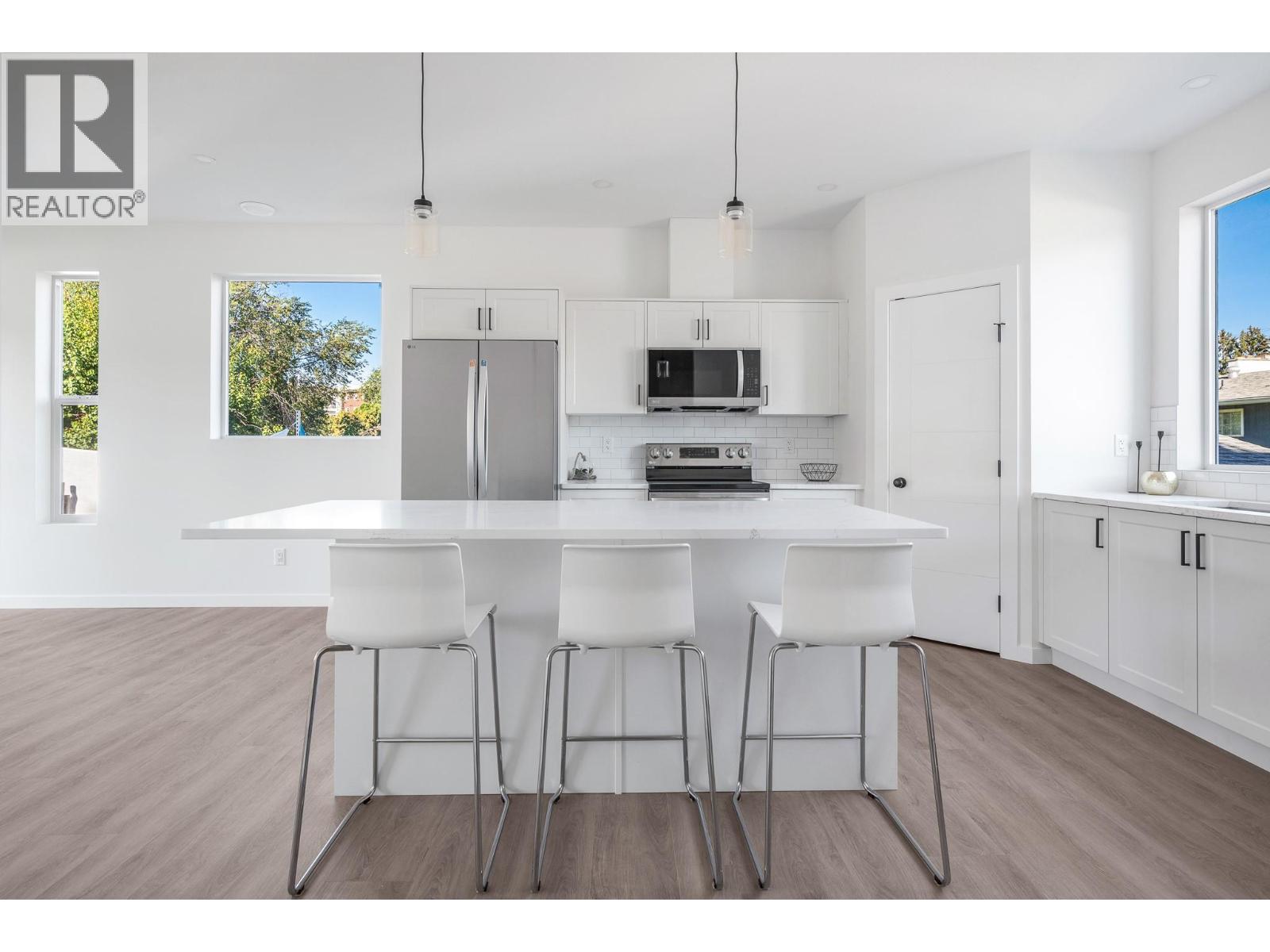 5661 Okanagan Landing Road Unit# 5, Vernon, British Columbia  V1T 7A6 - Photo 2 - 10375673