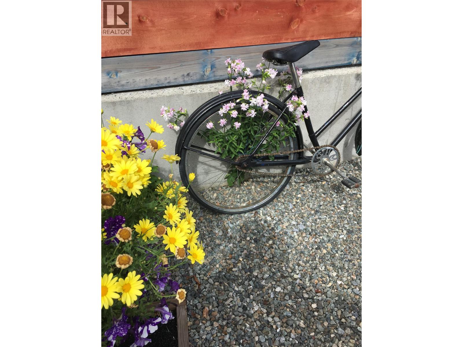 605 3 Highway, Greenwood, British Columbia  V0H 1J0 - Photo 11 - 10375648