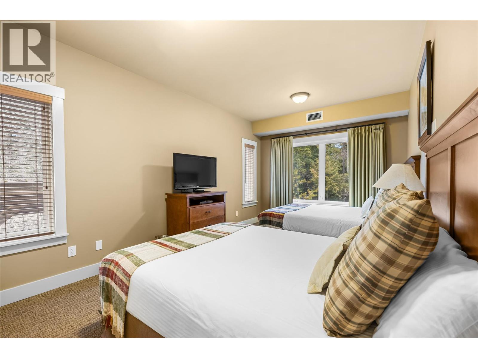 16310 Woolgar Road Unit# 1/4 Share Of 220, Crawford Bay, British Columbia  V0B 1E0 - Photo 4 - 10375801