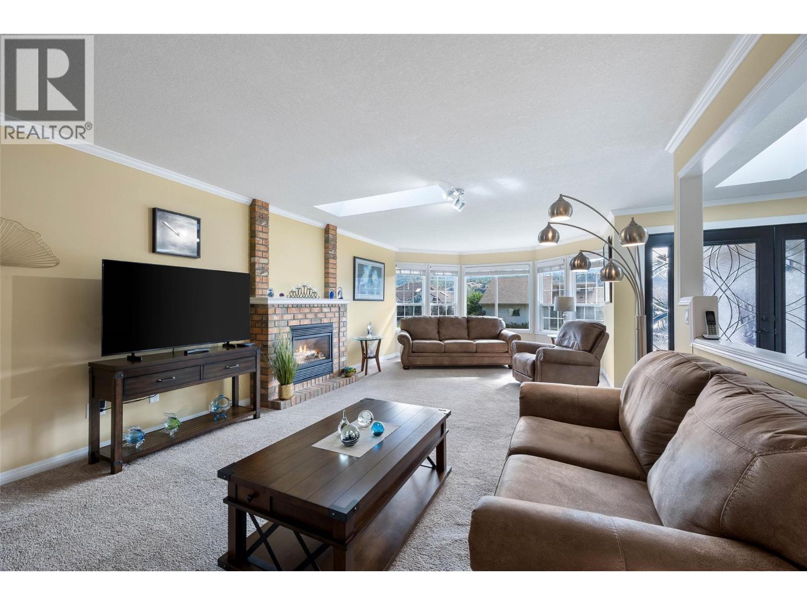 3577 Navatanee Drive, Kamloops, British Columbia  V2H 1S1 - Photo 3 - 10375723