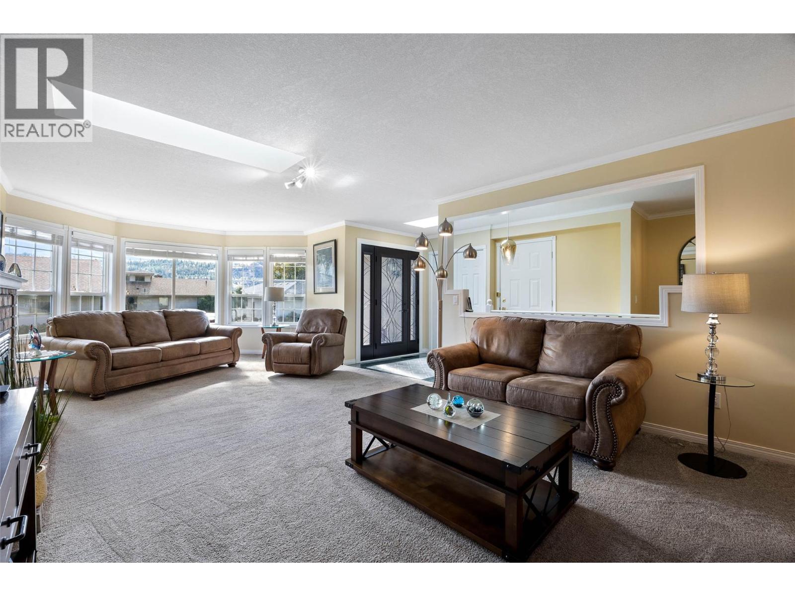 3577 Navatanee Drive, Kamloops, British Columbia  V2H 1S1 - Photo 4 - 10375723