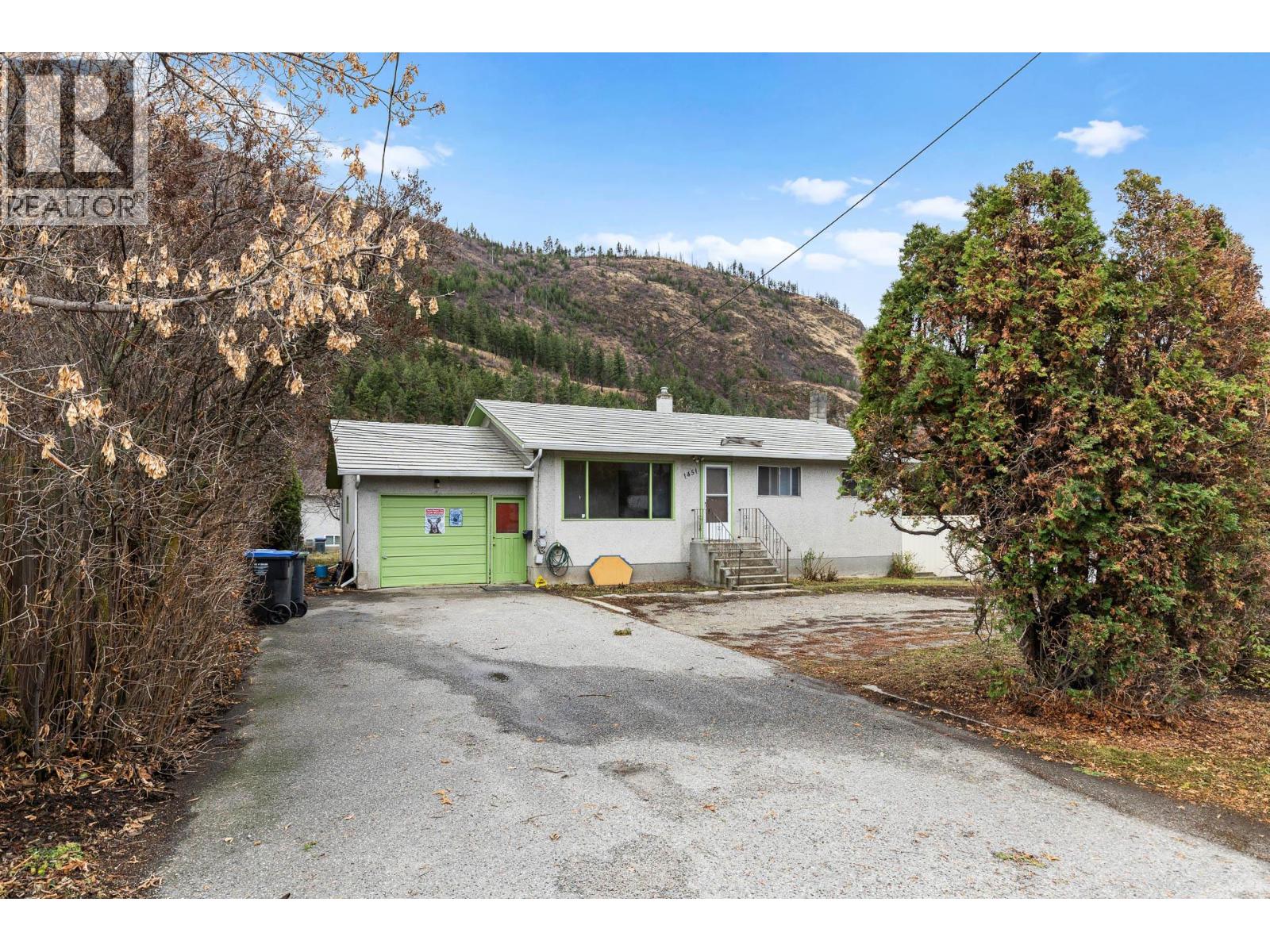 1451 Ross Road, West Kelowna, British Columbia  V1Z 1L5 - Photo 1 - 10375763