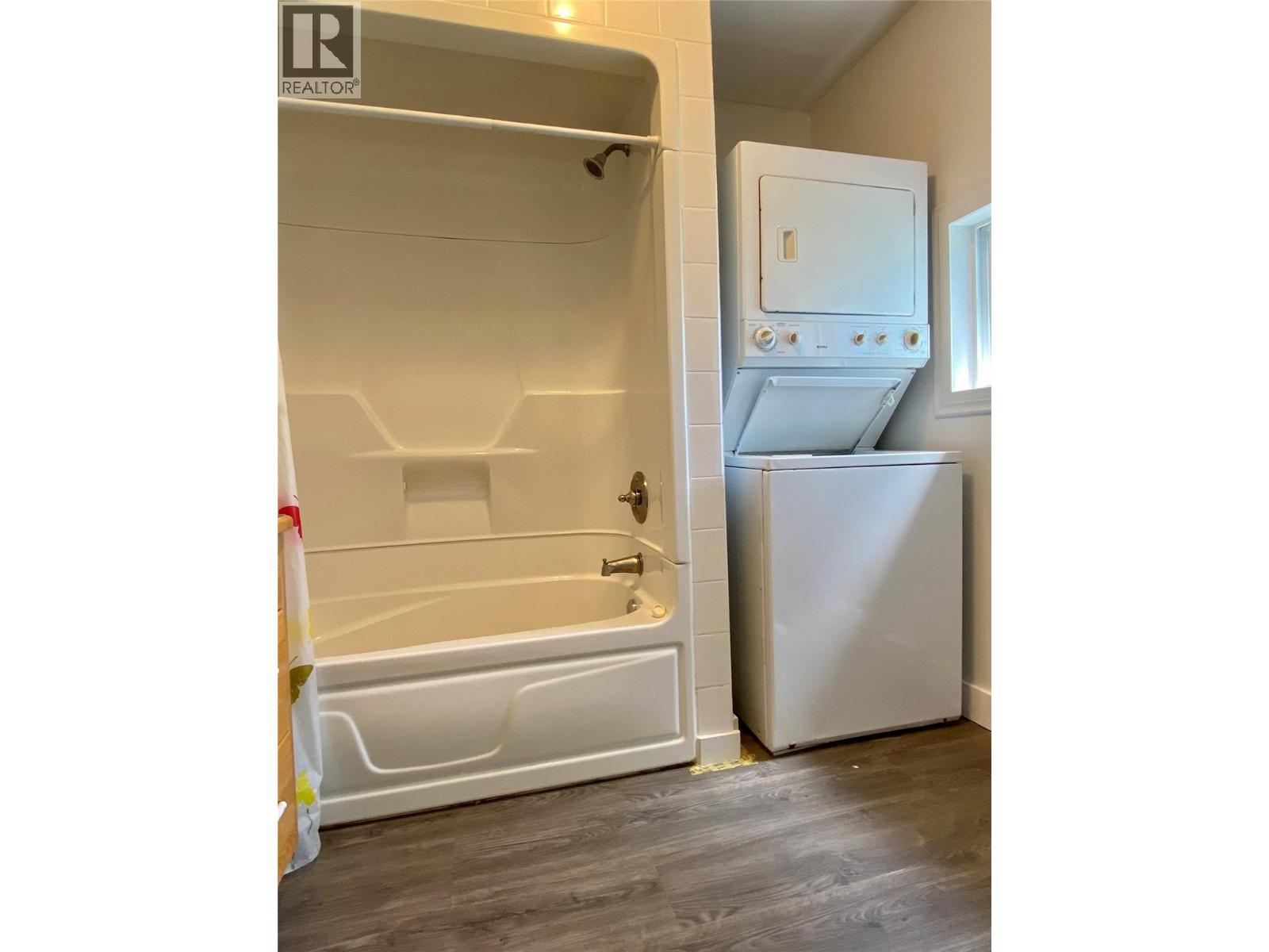 510 Tenth Street E, Revelstoke, British Columbia  V0E 2S0 - Photo 10 - 10375438