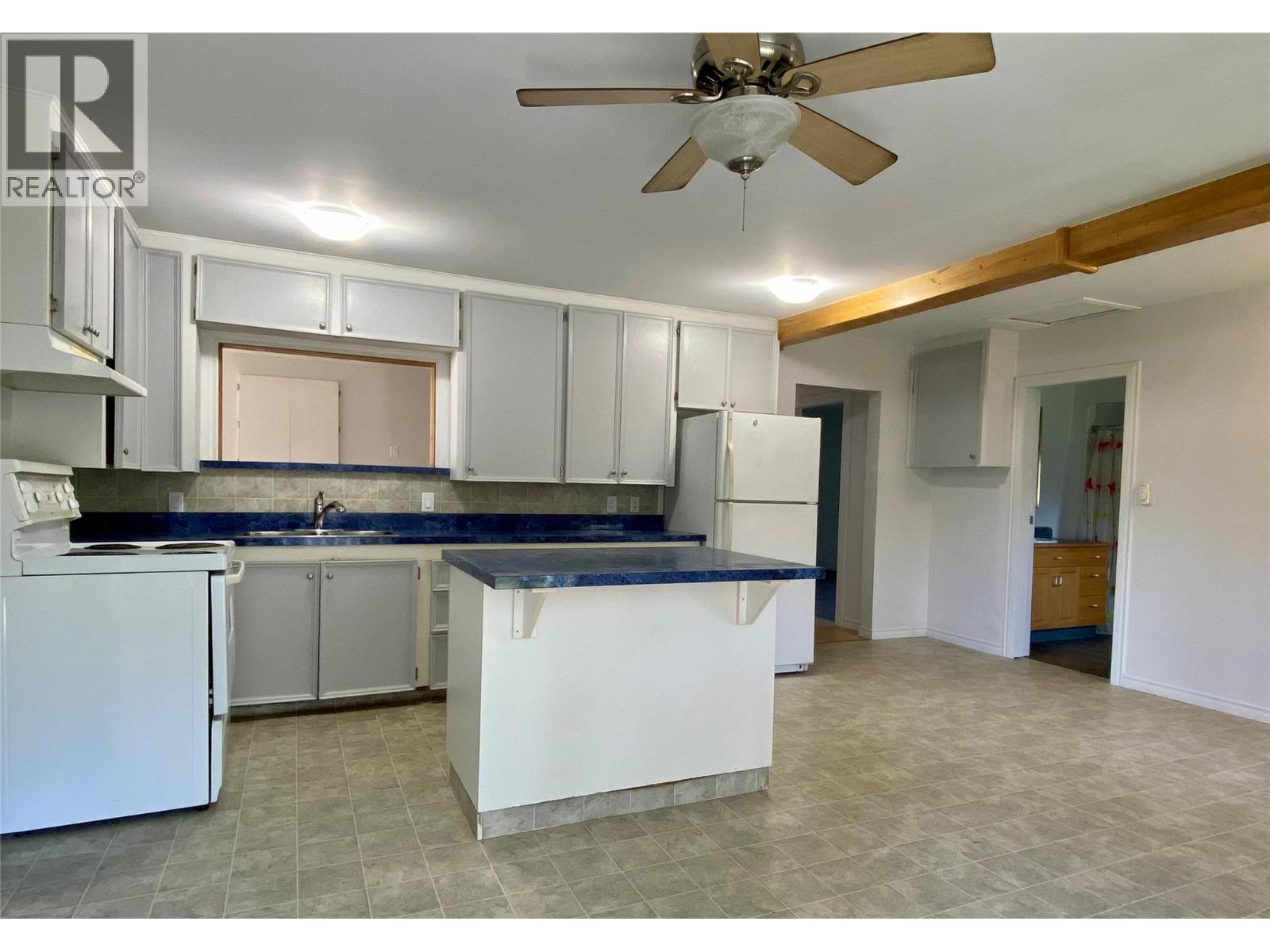 510 Tenth Street E, Revelstoke, British Columbia  V0E 2S0 - Photo 11 - 10375438