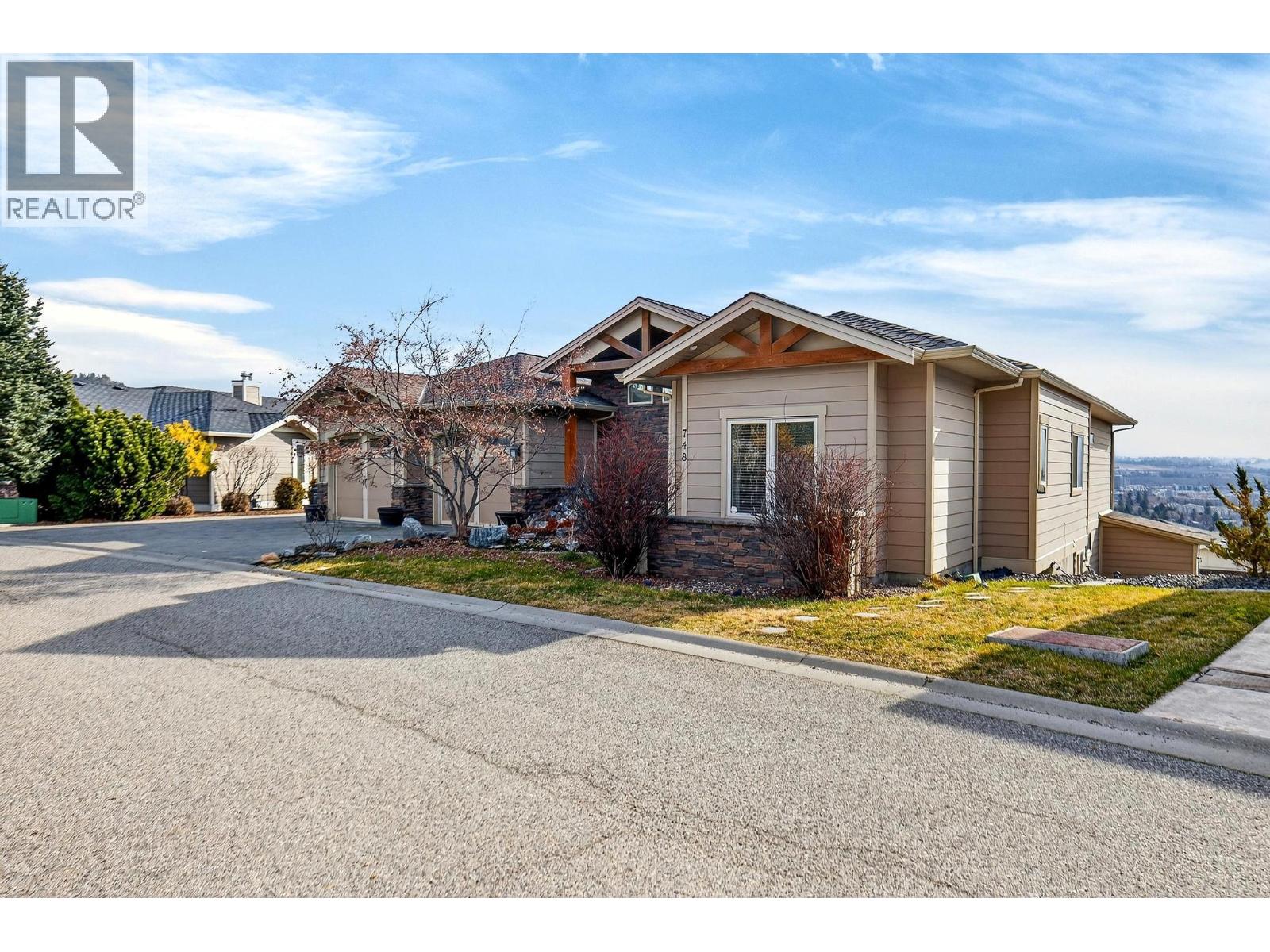 748 Traditions Crescent, Kelowna, British Columbia  V1V 2Y2 - Photo 2 - 10375732