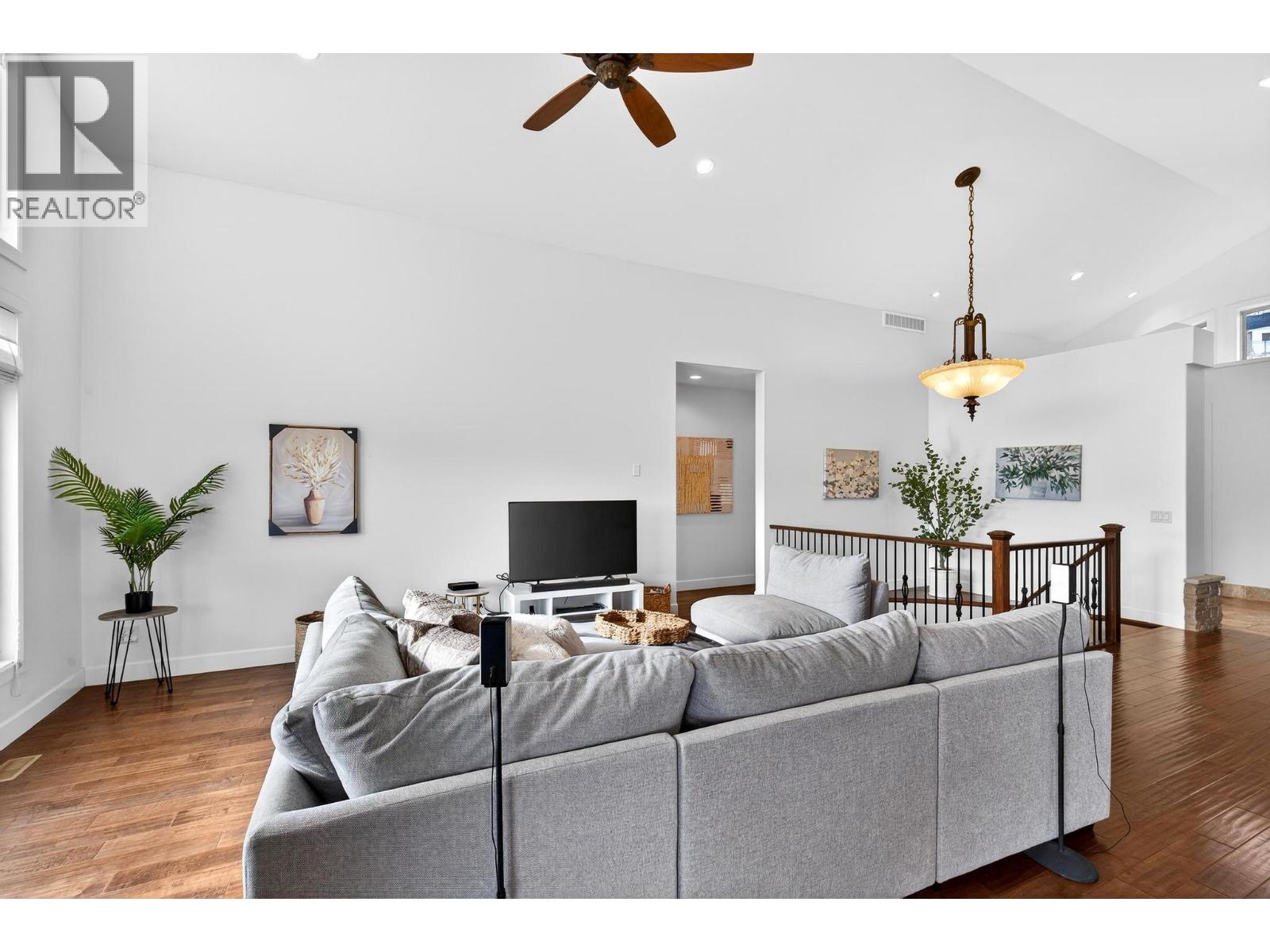 748 Traditions Crescent, Kelowna, British Columbia  V1V 2Y2 - Photo 8 - 10375732