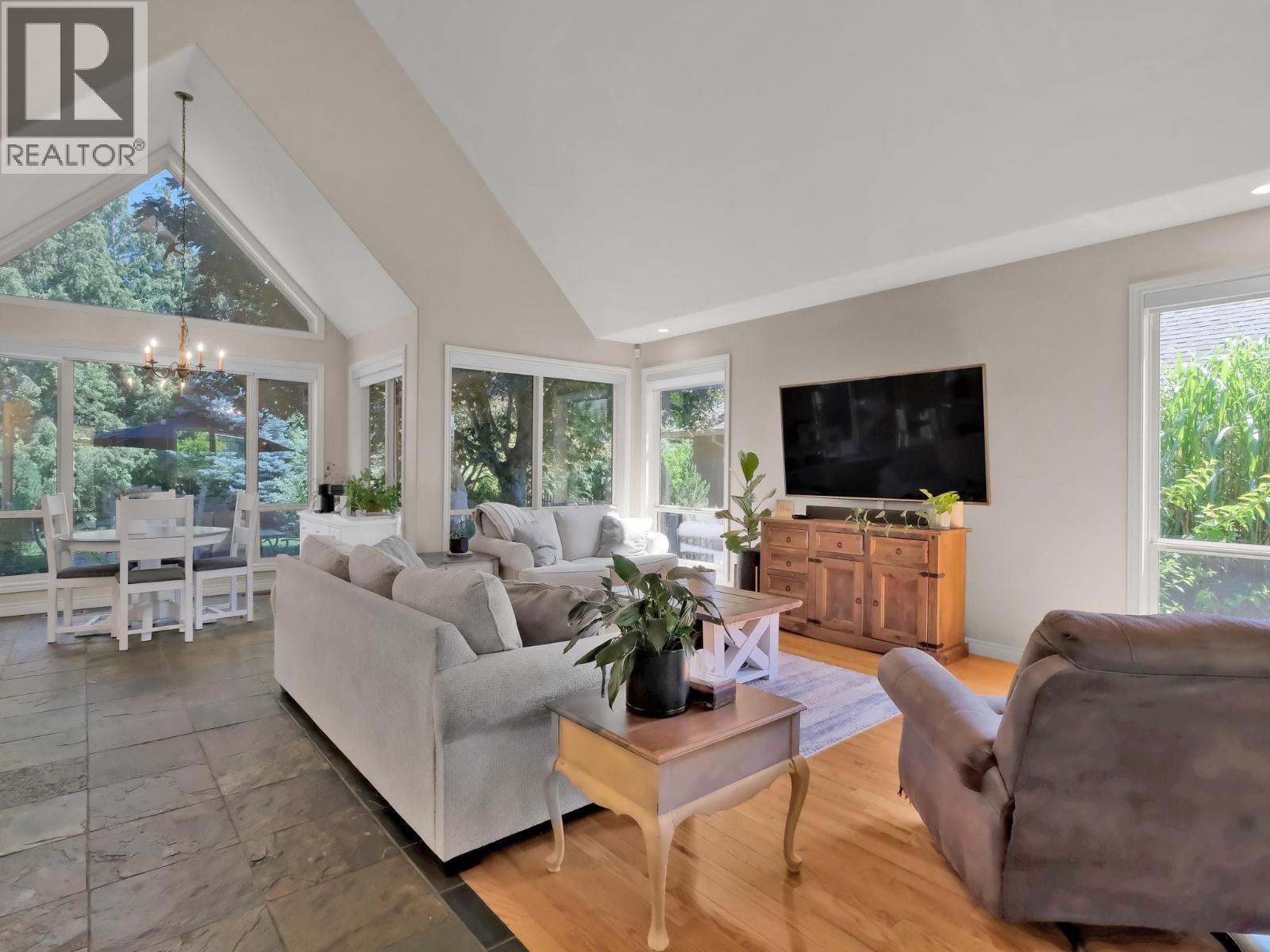 3063 Thacker Drive, West Kelowna, British Columbia  V1Z 1X5 - Photo 16 - 10375413