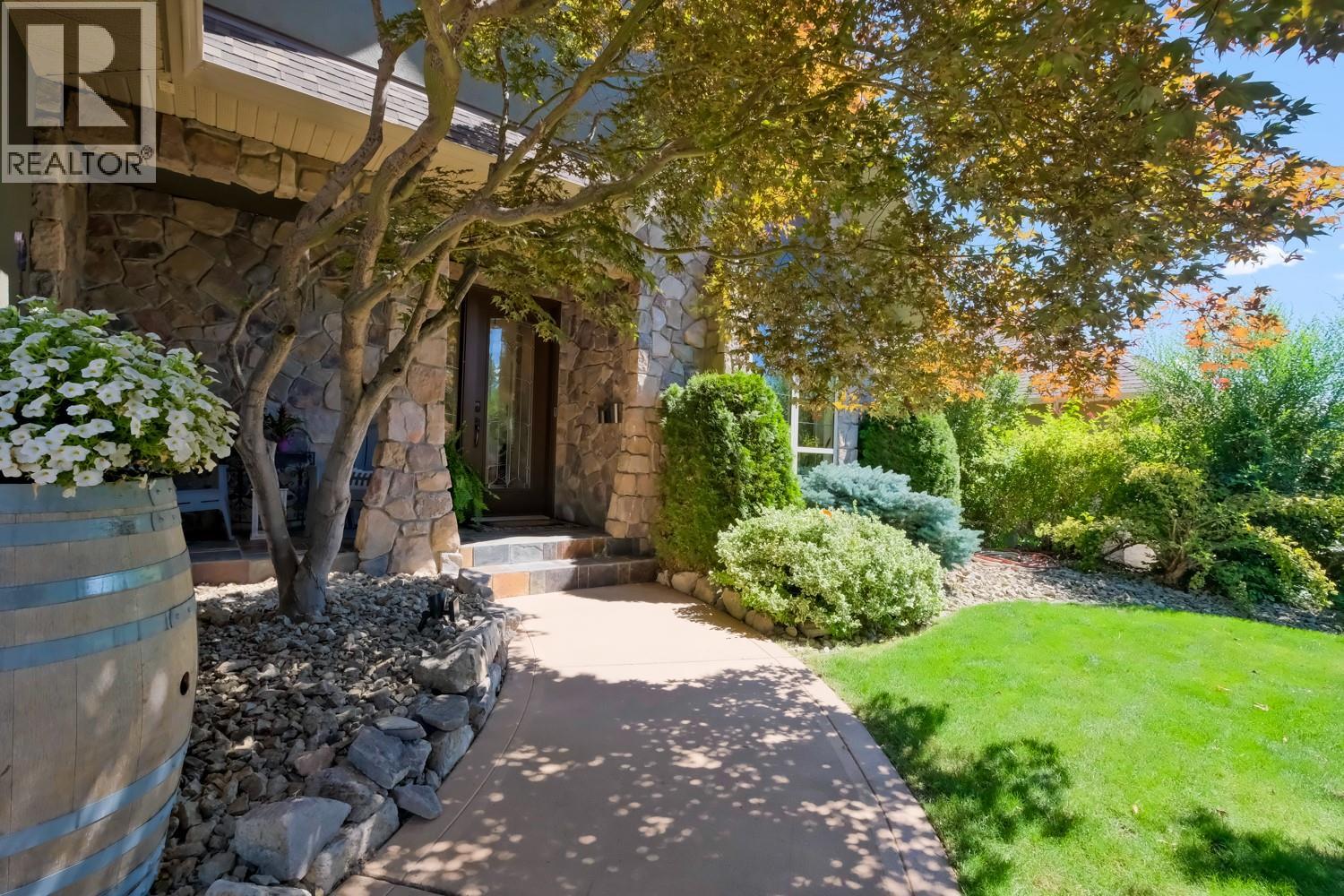 3063 Thacker Drive, West Kelowna, British Columbia  V1Z 1X5 - Photo 3 - 10375413