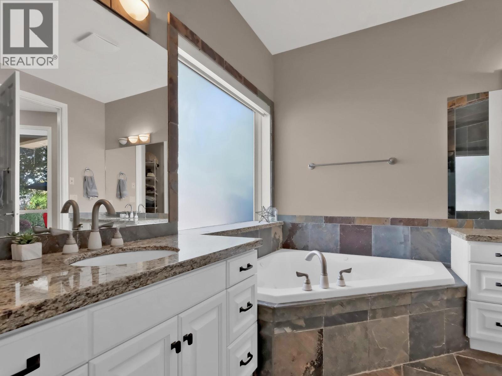 3063 Thacker Drive, West Kelowna, British Columbia  V1Z 1X5 - Photo 33 - 10375413