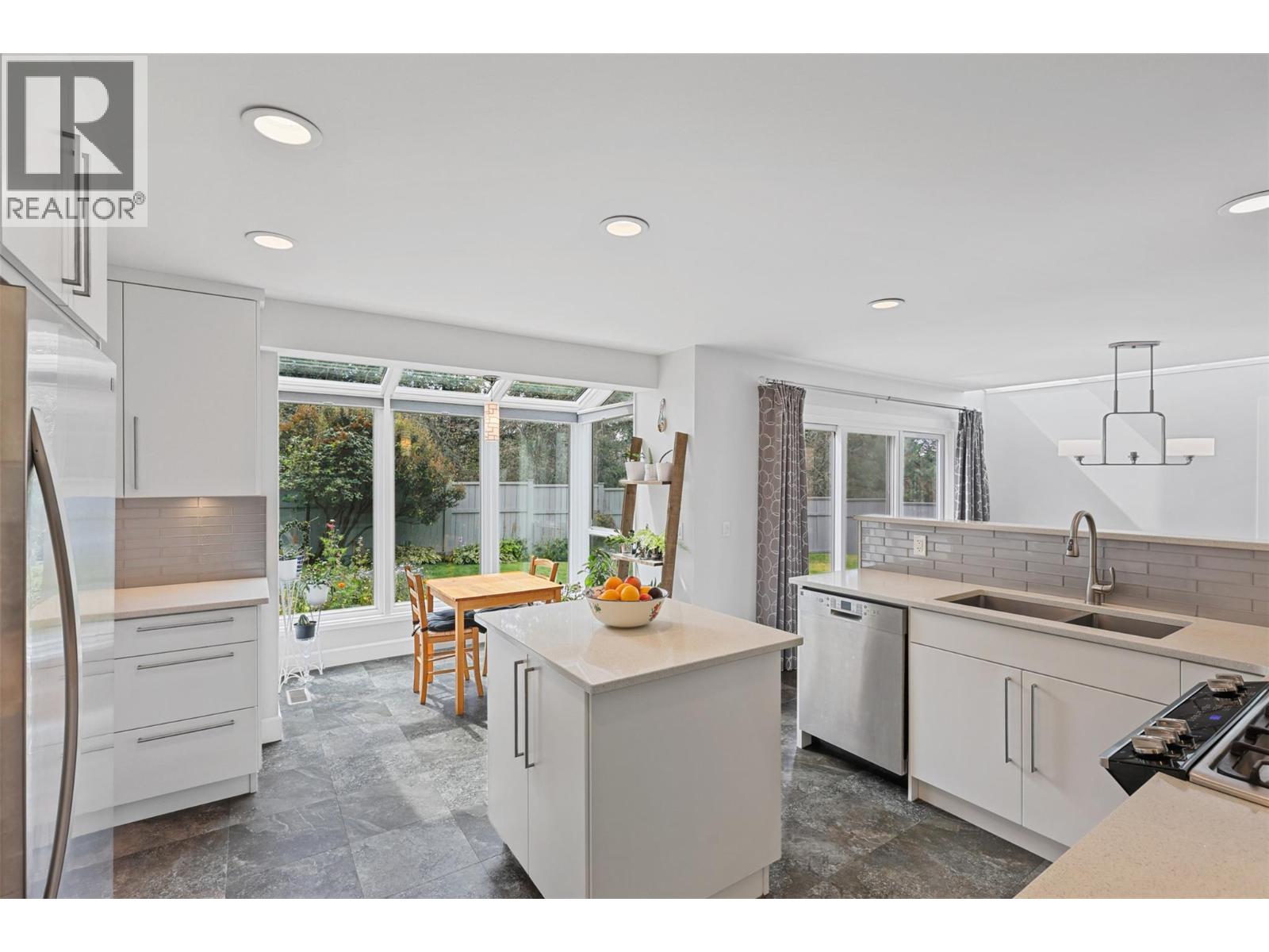 1838 Cathedral Court, Kamloops, British Columbia  V2E 2A7 - Photo 27 - 10375842