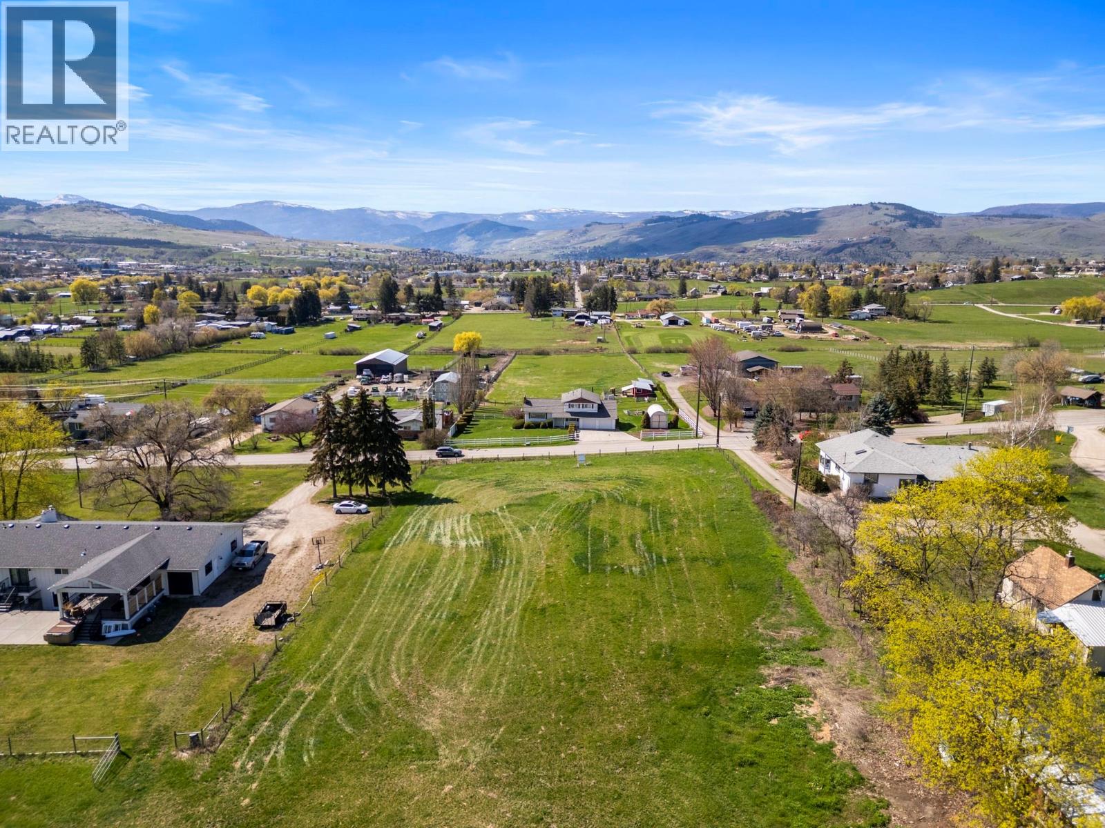 2455 East Vernon Road, Vernon, British Columbia  V1B 3A6 - Photo 2 - 10375832