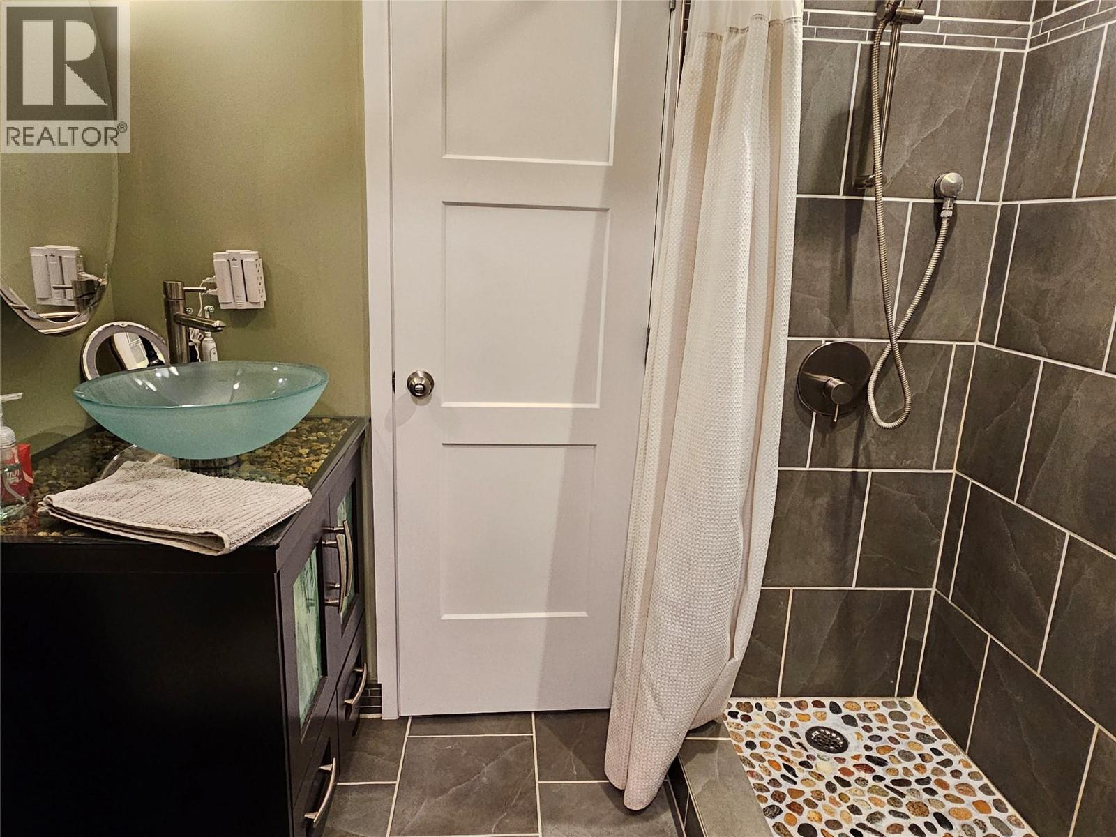 429 3rd Avenue, Keremeos, British Columbia  V0X 1N2 - Photo 38 - 10375867