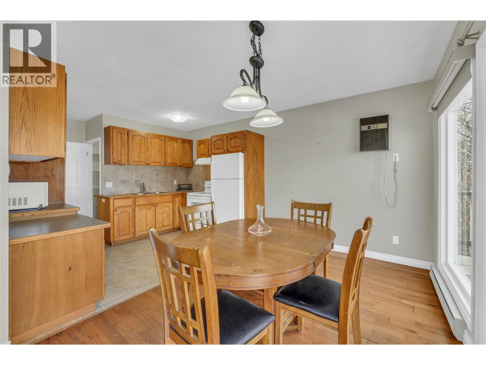 328 Nanaimo Avenue W, Penticton, British Columbia  V2A 1N7 - Photo 6 - 10375800