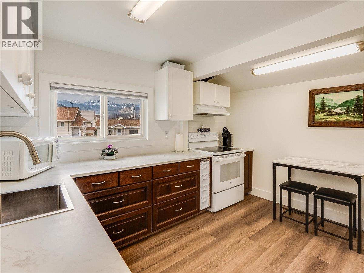 1911 Second Avenue, Trail, British Columbia  V1R 1N1 - Photo 10 - 10375858