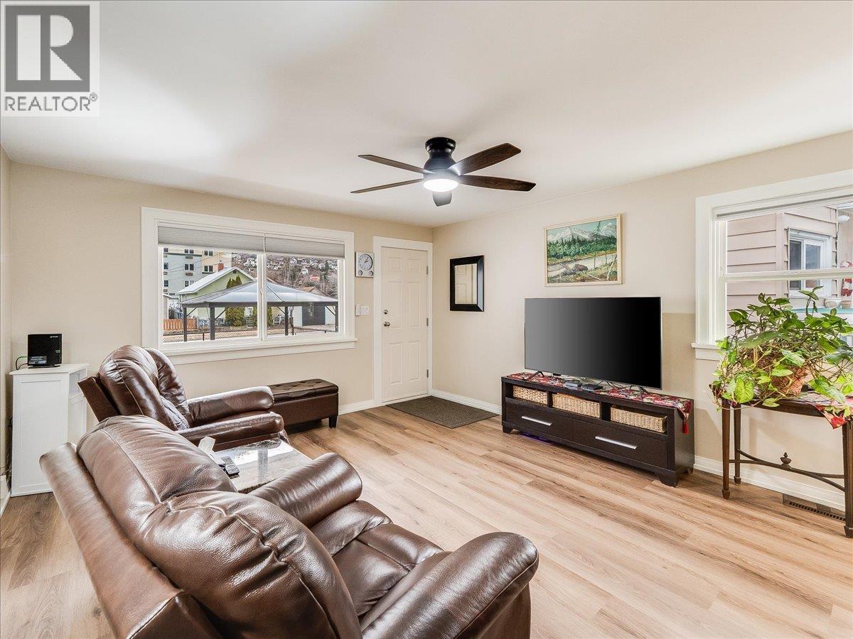 1911 Second Avenue, Trail, British Columbia  V1R 1N1 - Photo 4 - 10375858