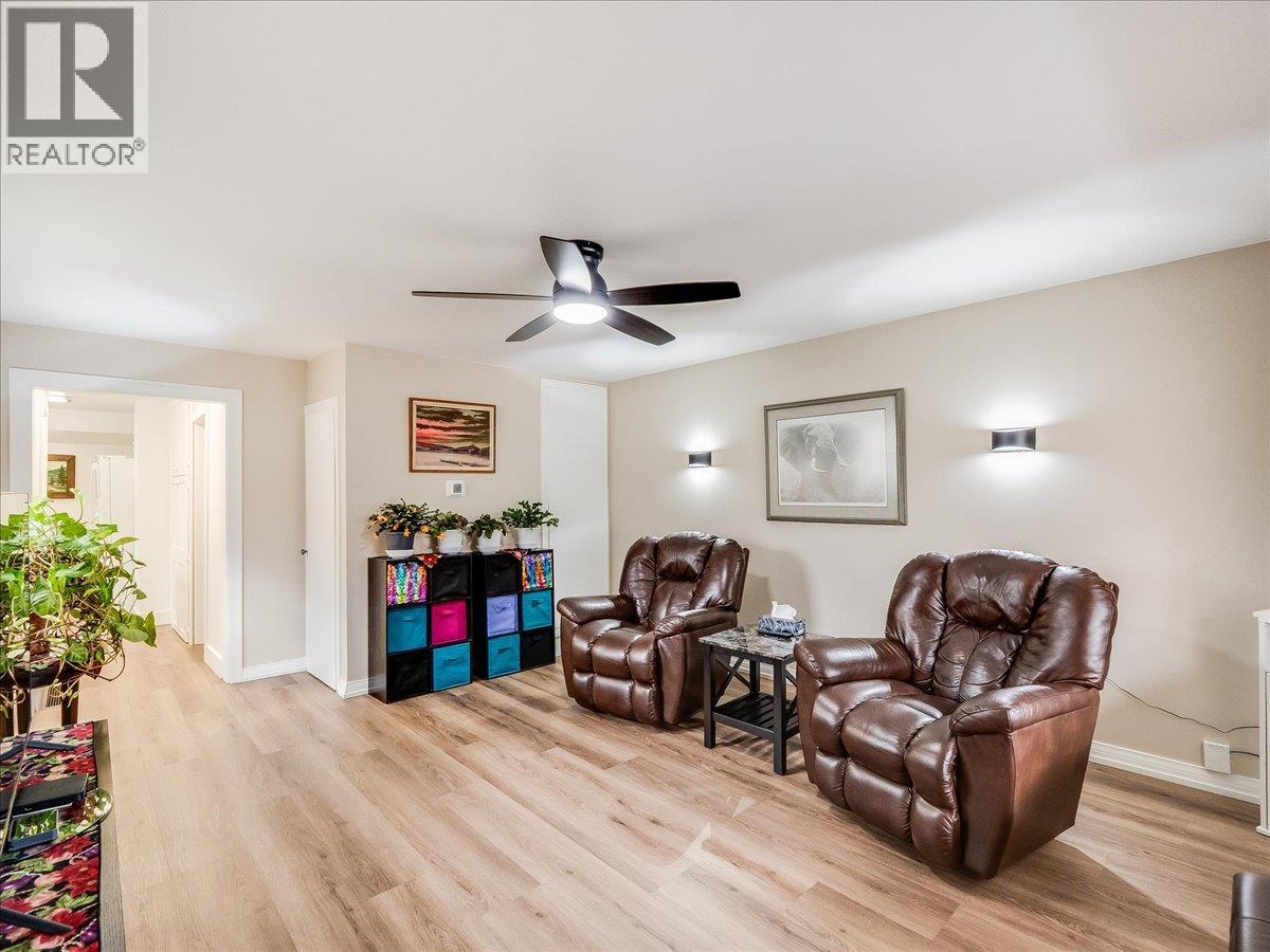 1911 Second Avenue, Trail, British Columbia  V1R 1N1 - Photo 6 - 10375858