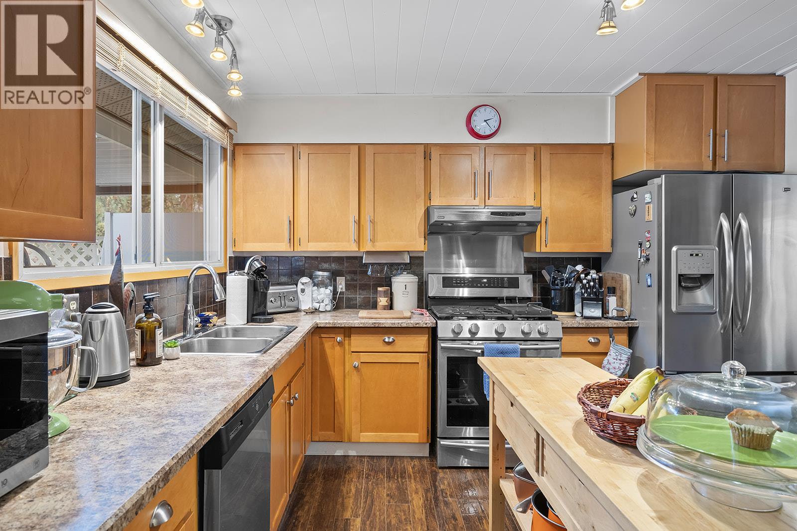 3541 Esquire Road, Kelowna, British Columbia  V1X 6L3 - Photo 11 - 10375418