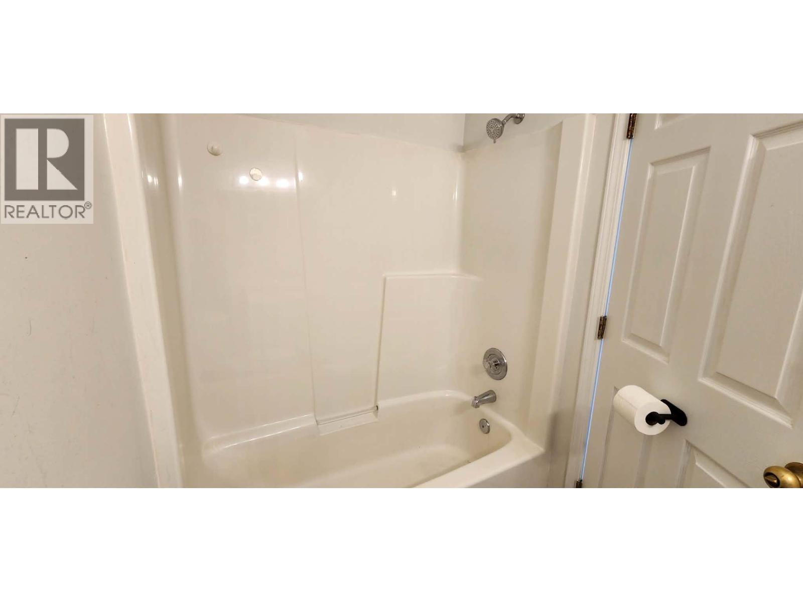 2110 Park Avenue, Lumby, British Columbia  V0E 2G0 - Photo 11 - 10375863