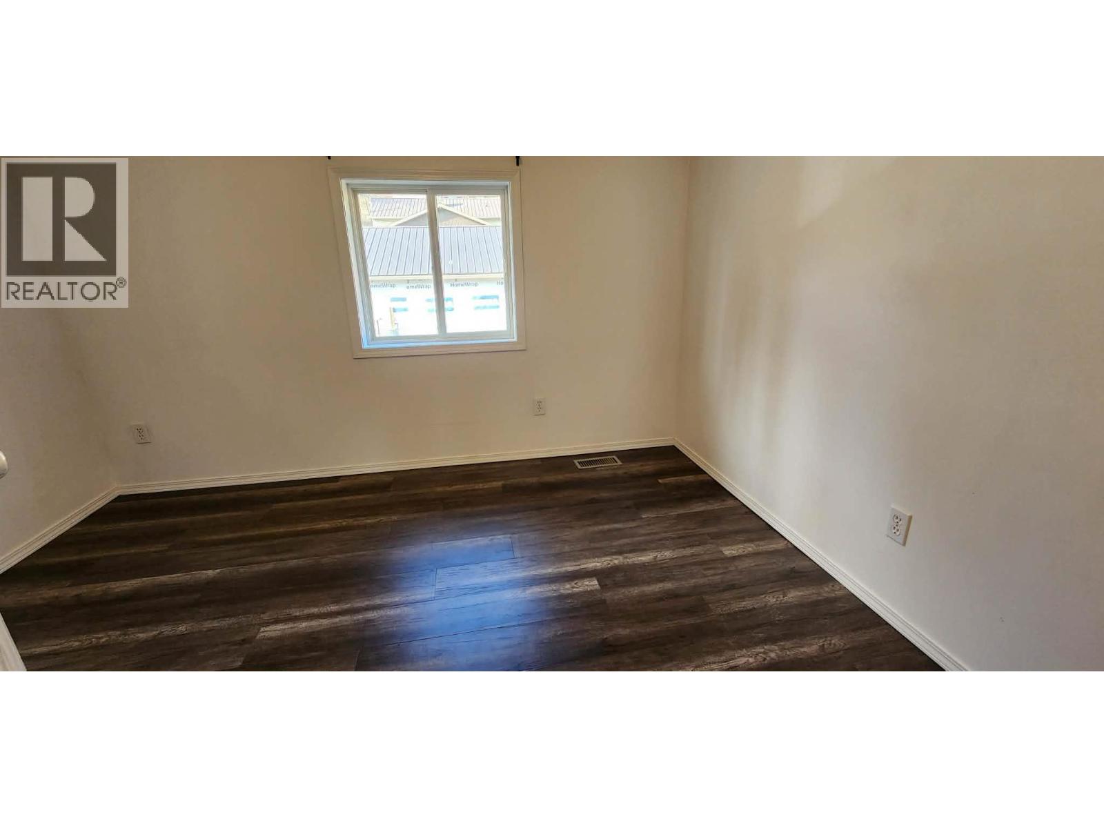 2110 Park Avenue, Lumby, British Columbia  V0E 2G0 - Photo 18 - 10375863