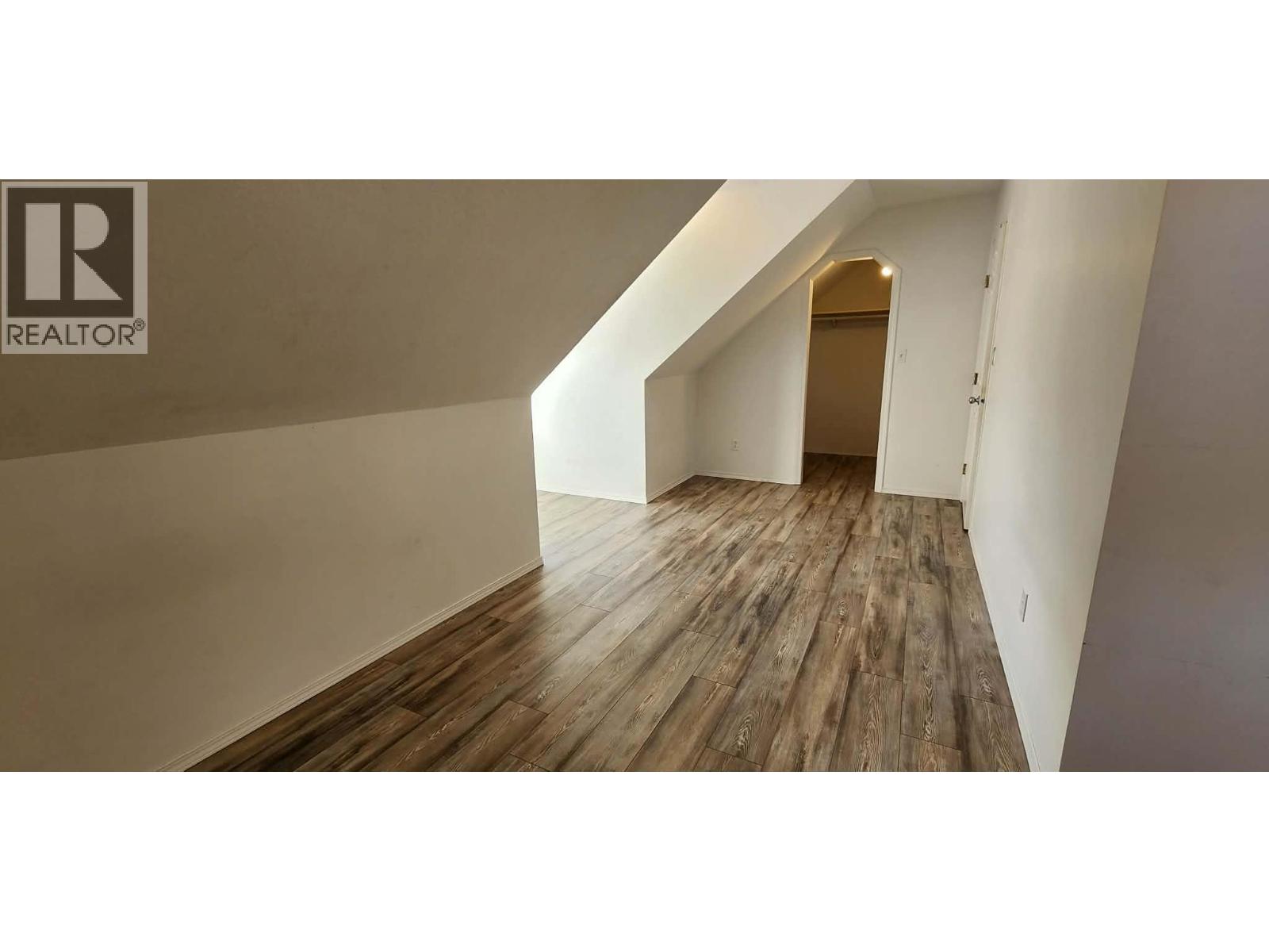 2110 Park Avenue, Lumby, British Columbia  V0E 2G0 - Photo 21 - 10375863