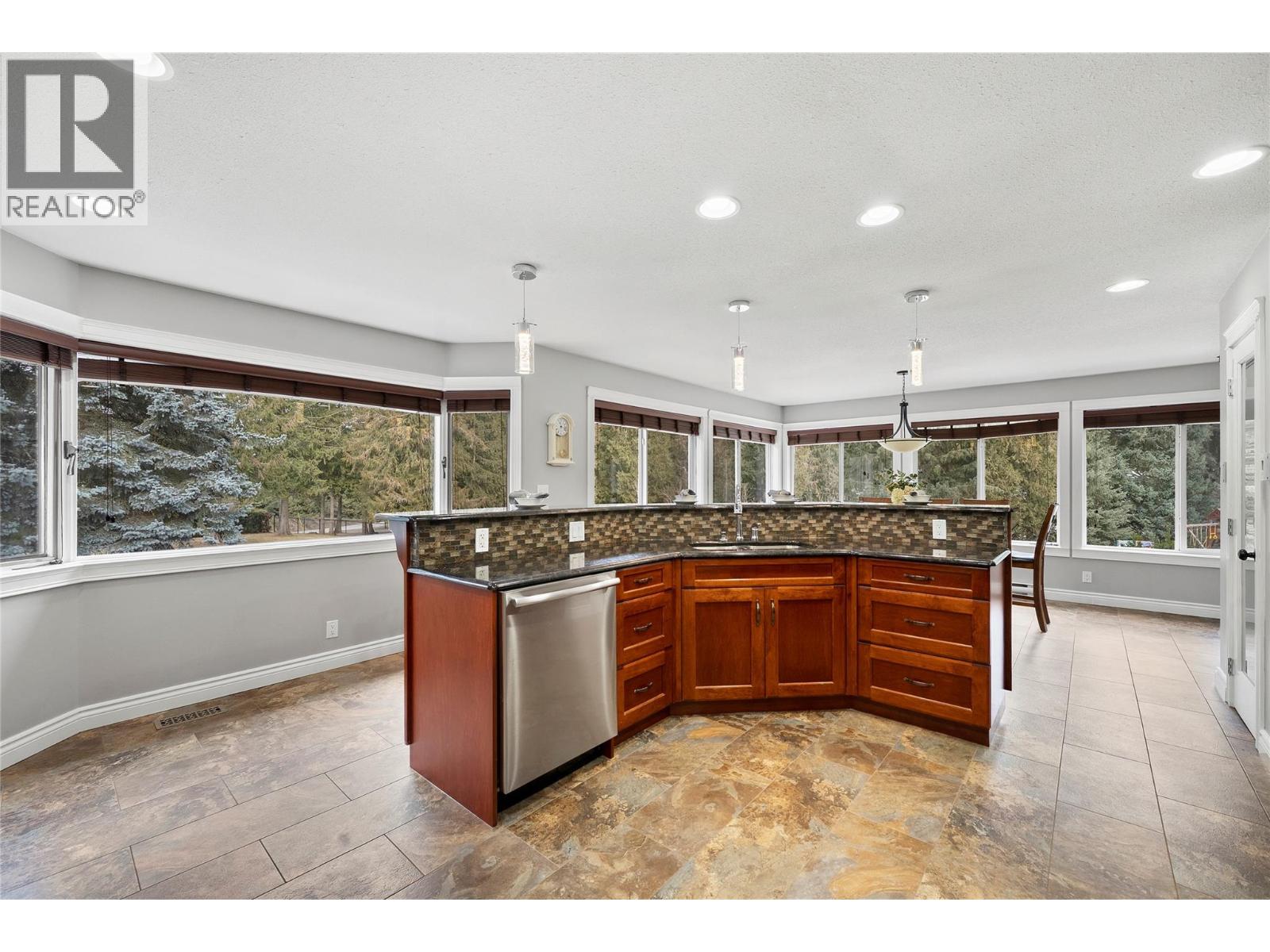 2746 Balmoral Road, Blind Bay, British Columbia  V0E 1H1 - Photo 28 - 10374879