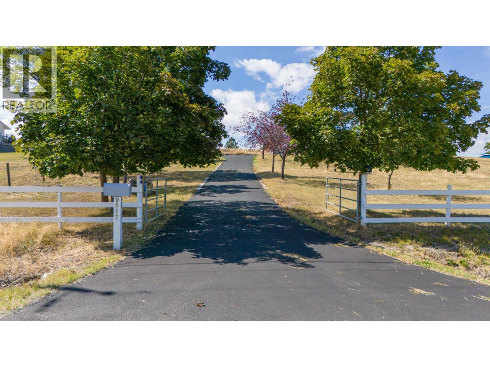 9617 Clearview Road, Cranbrook, British Columbia  V1C 7E2 - Photo 8 - 10375525