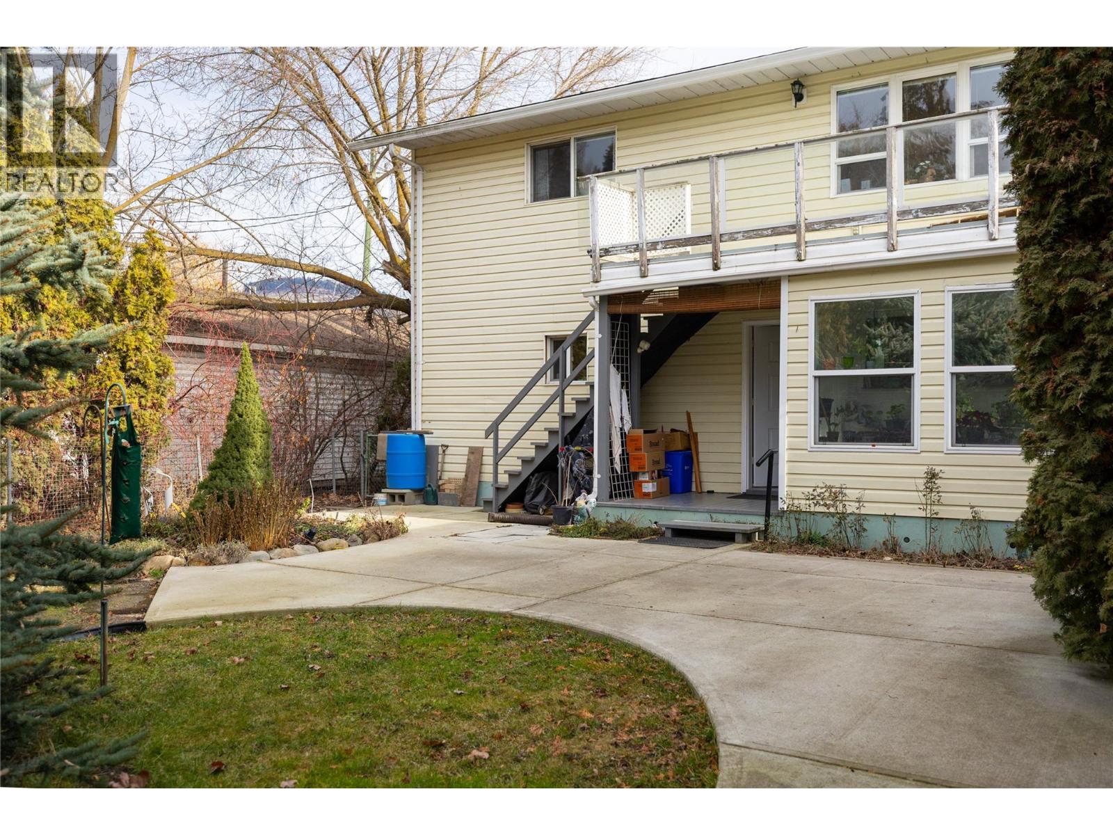 6292 Stickle Road, Vernon, British Columbia  V1B 3R2 - Photo 11 - 10375900