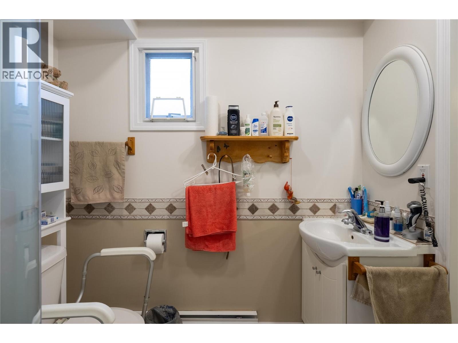 6292 Stickle Road, Vernon, British Columbia  V1B 3R2 - Photo 41 - 10375900