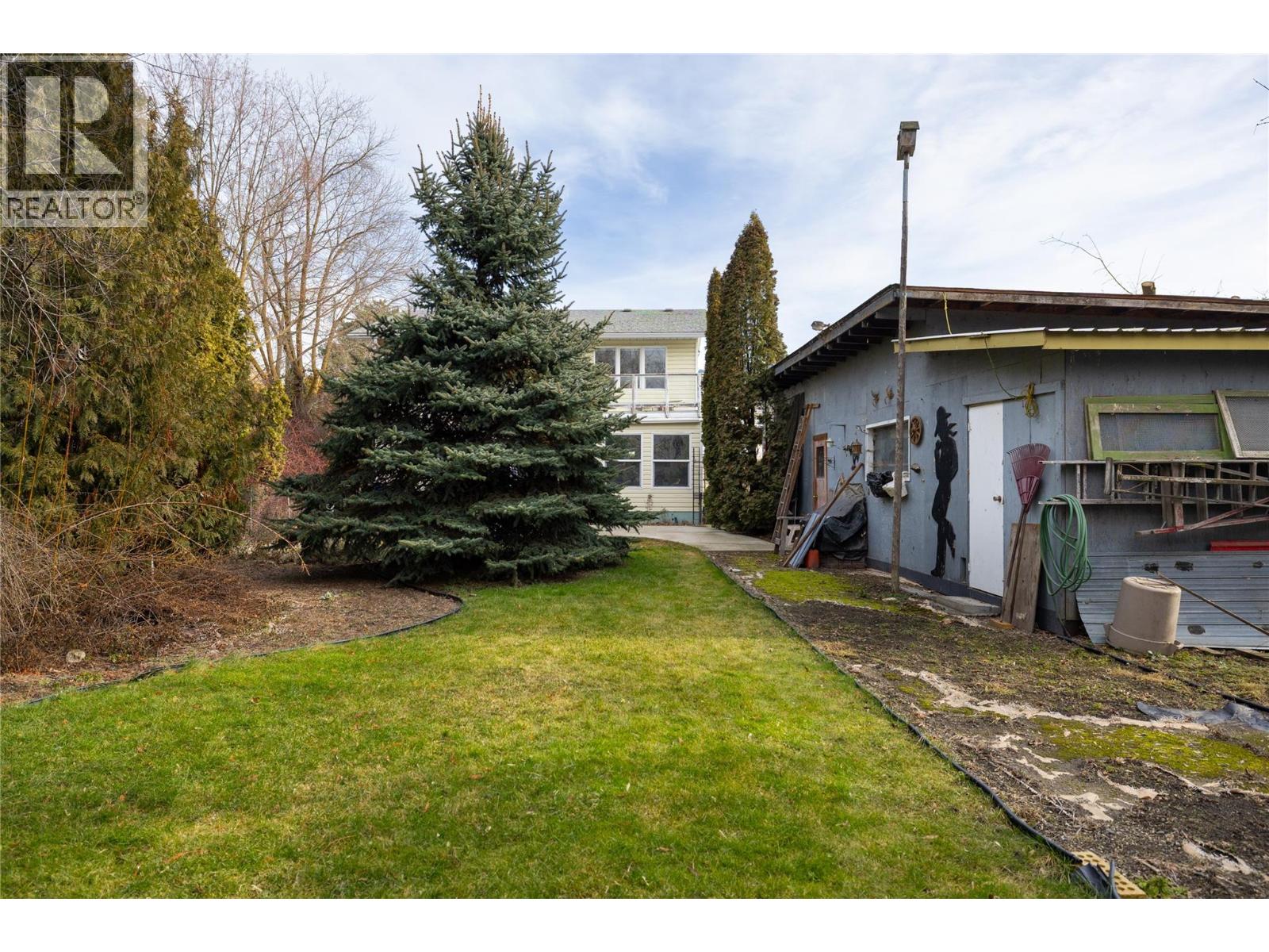 6292 Stickle Road, Vernon, British Columbia  V1B 3R2 - Photo 7 - 10375900