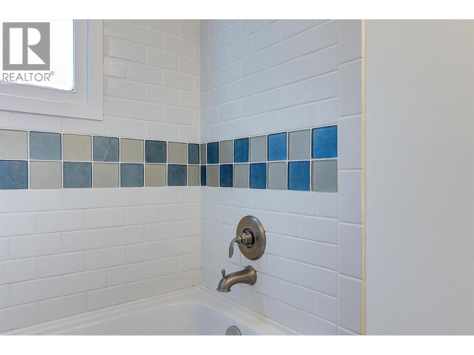 640 Roanoke Avenue, Kelowna, British Columbia  V1Y 7K8 - Photo 25 - 10375866