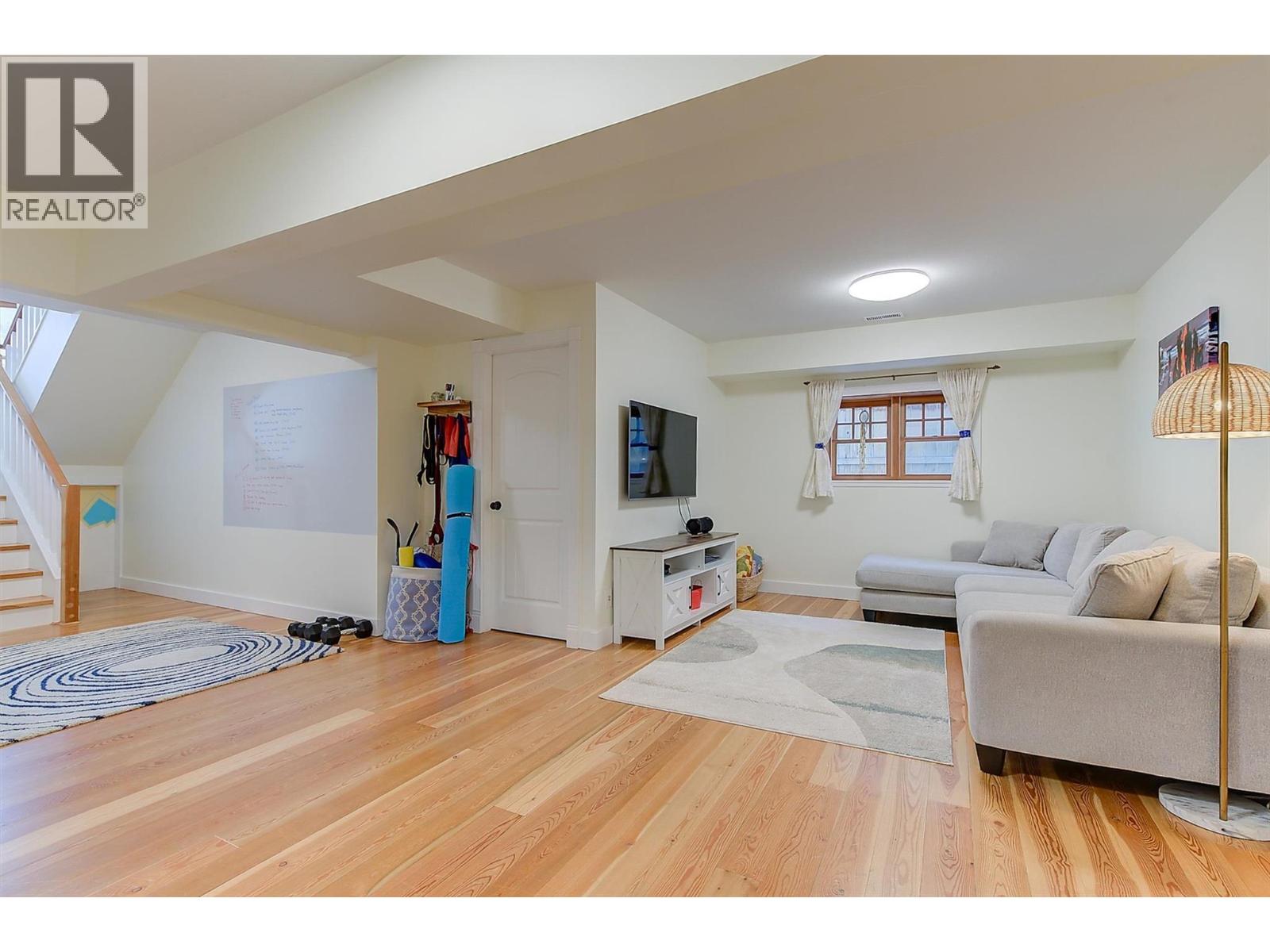 640 Roanoke Avenue, Kelowna, British Columbia  V1Y 7K8 - Photo 39 - 10375866