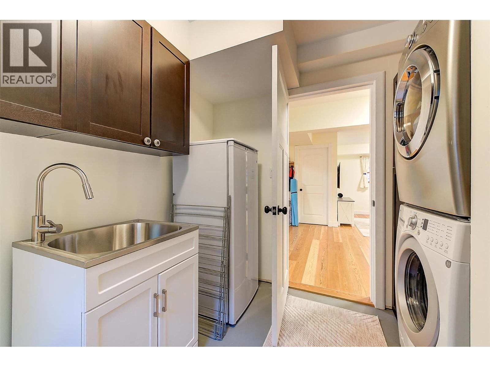 640 Roanoke Avenue, Kelowna, British Columbia  V1Y 7K8 - Photo 47 - 10375866