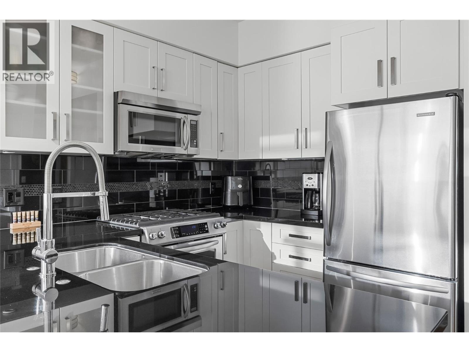 1075 Sunset Drive Unit# 2107, Kelowna, British Columbia  V1Y 9Y9 - Photo 6 - 10375719