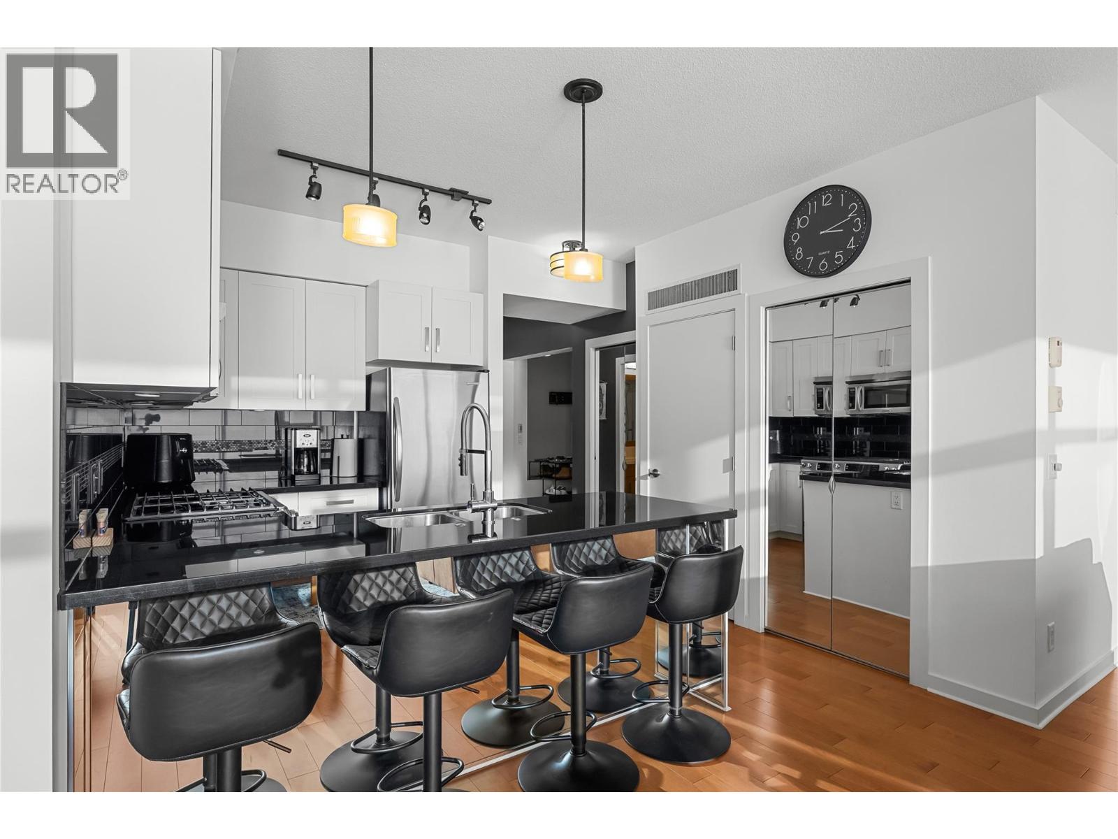 1075 Sunset Drive Unit# 2107, Kelowna, British Columbia  V1Y 9Y9 - Photo 8 - 10375719