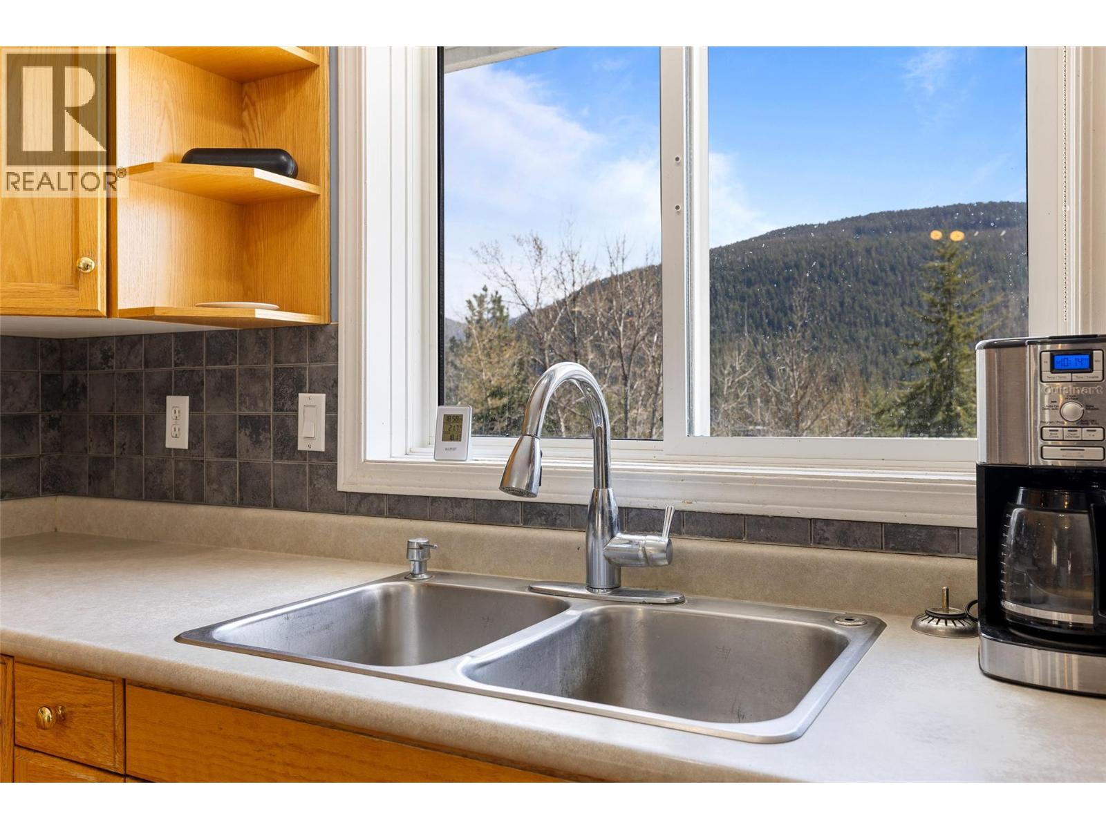 7114 Goshawk Road, Kelowna, British Columbia  V1P 1H9 - Photo 11 - 10375742